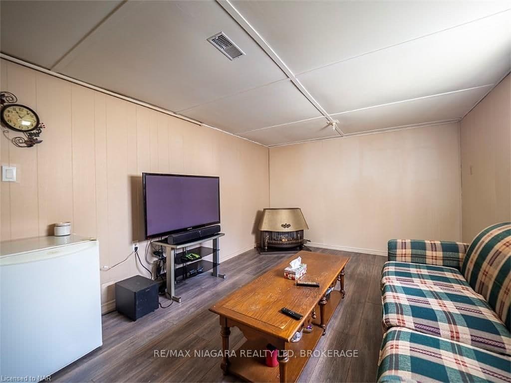 131 HUMBOLDT Parkway photo 14
