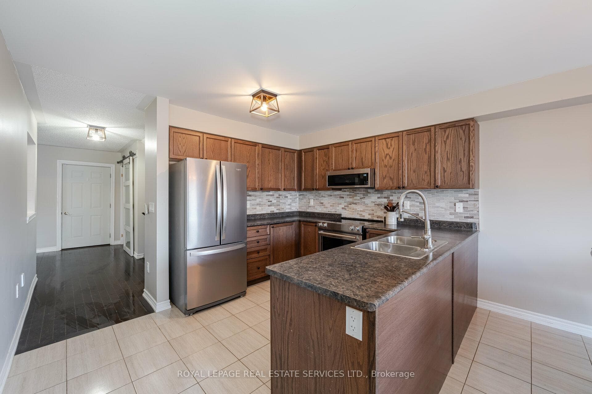 92 Todd Crescent photo 9