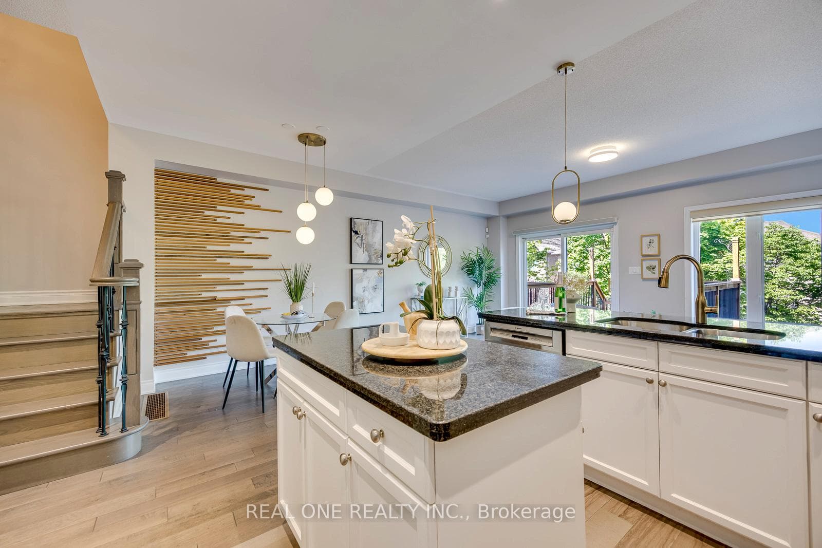 2379 Wasaga Drive photo 11
