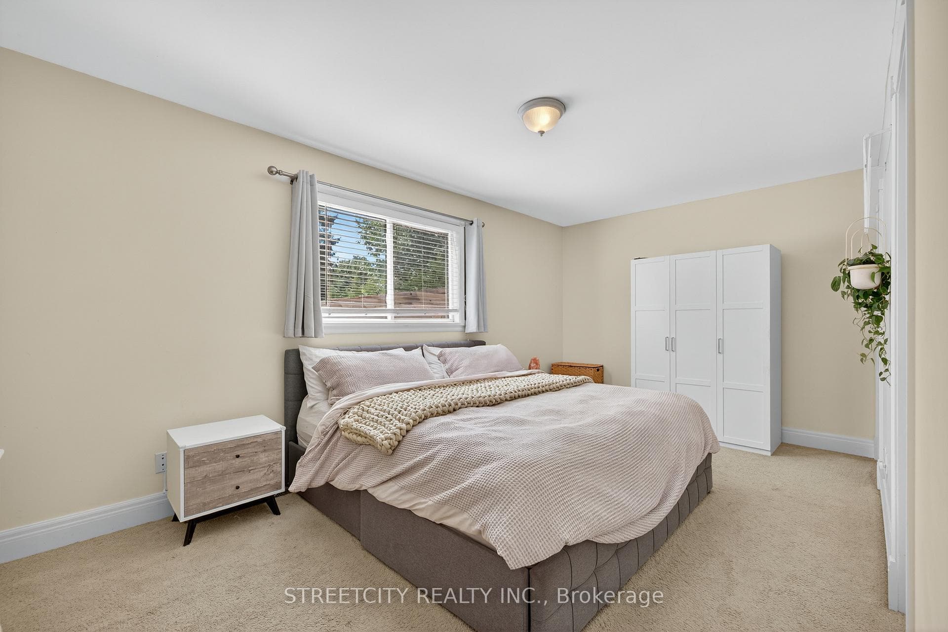 105A Devonshire Avenue photo 21