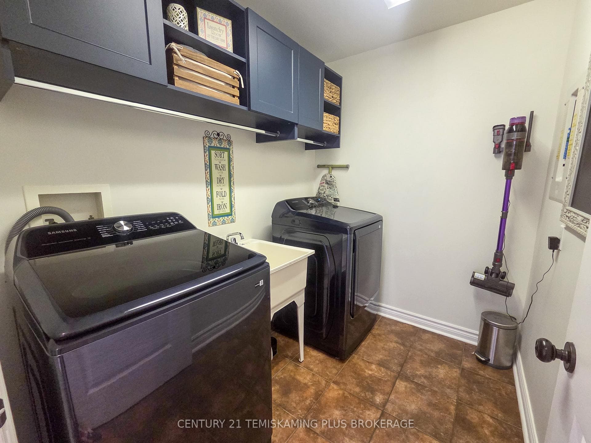 414305 Bryans Road photo 21