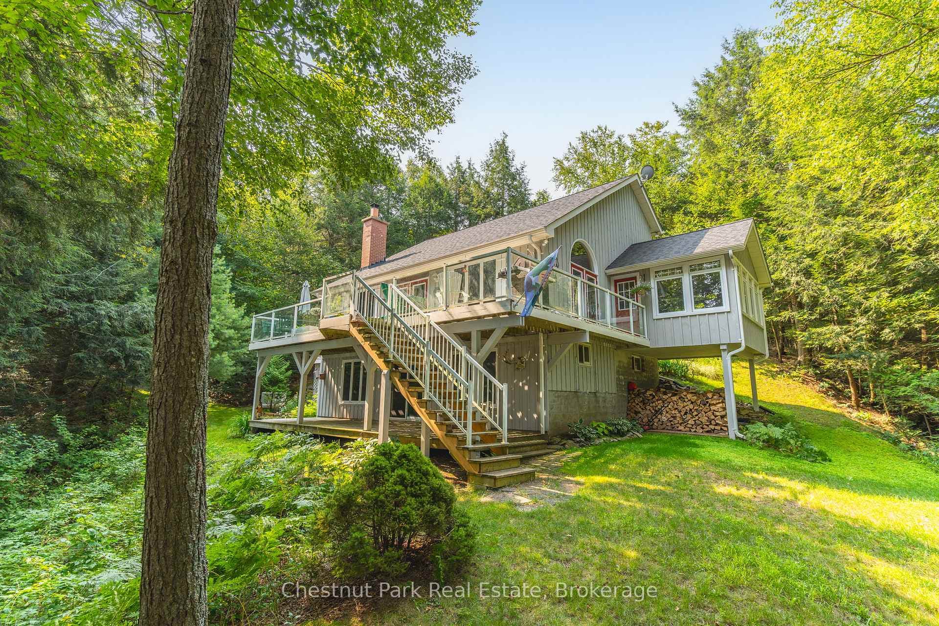 4 Bedroom / 3 Bath Home on Redstone Lake