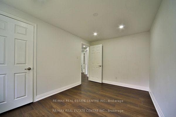 20 Mozart Crescent photo 21