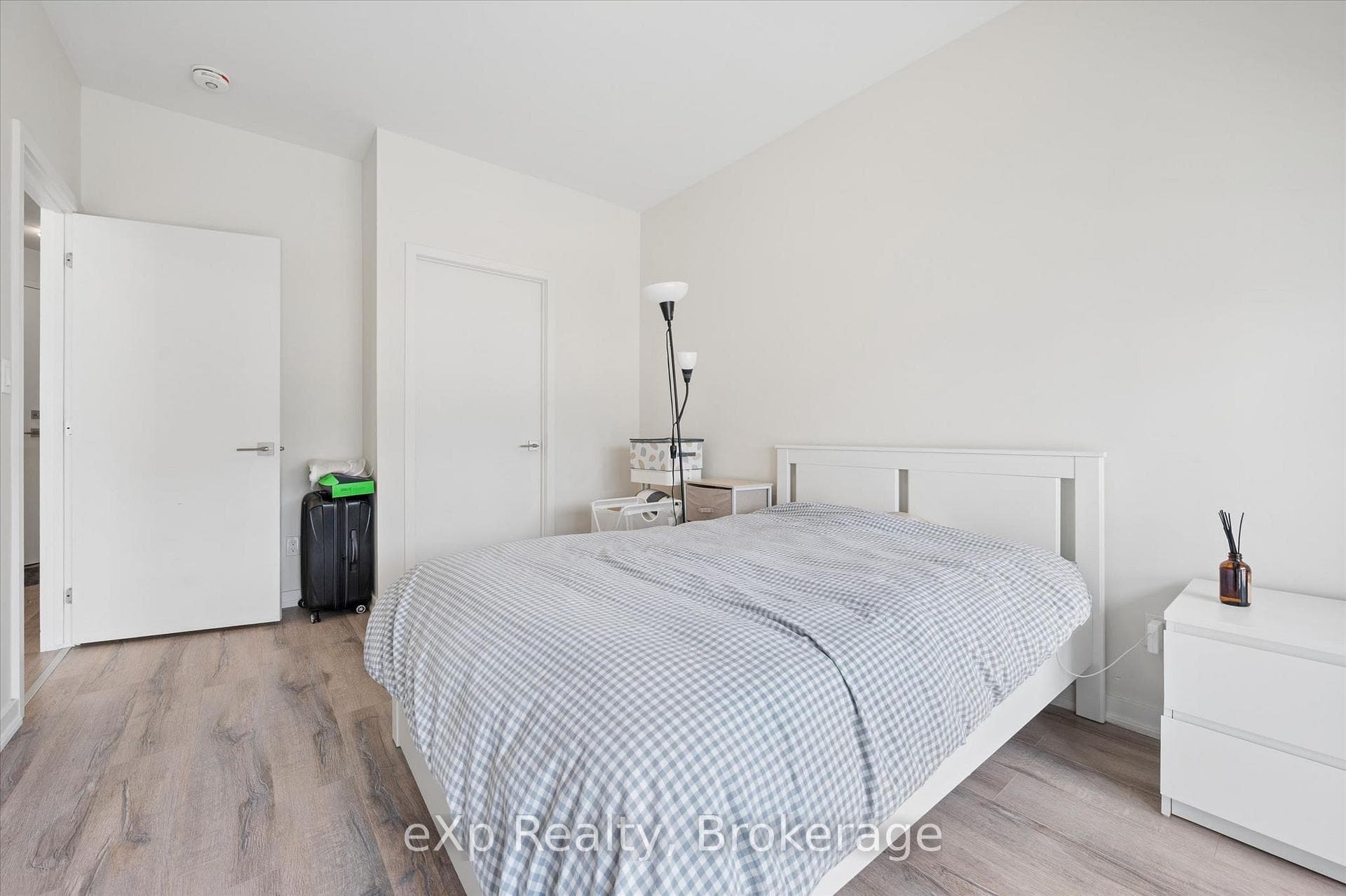 690 King Street Unit 202 photo 21