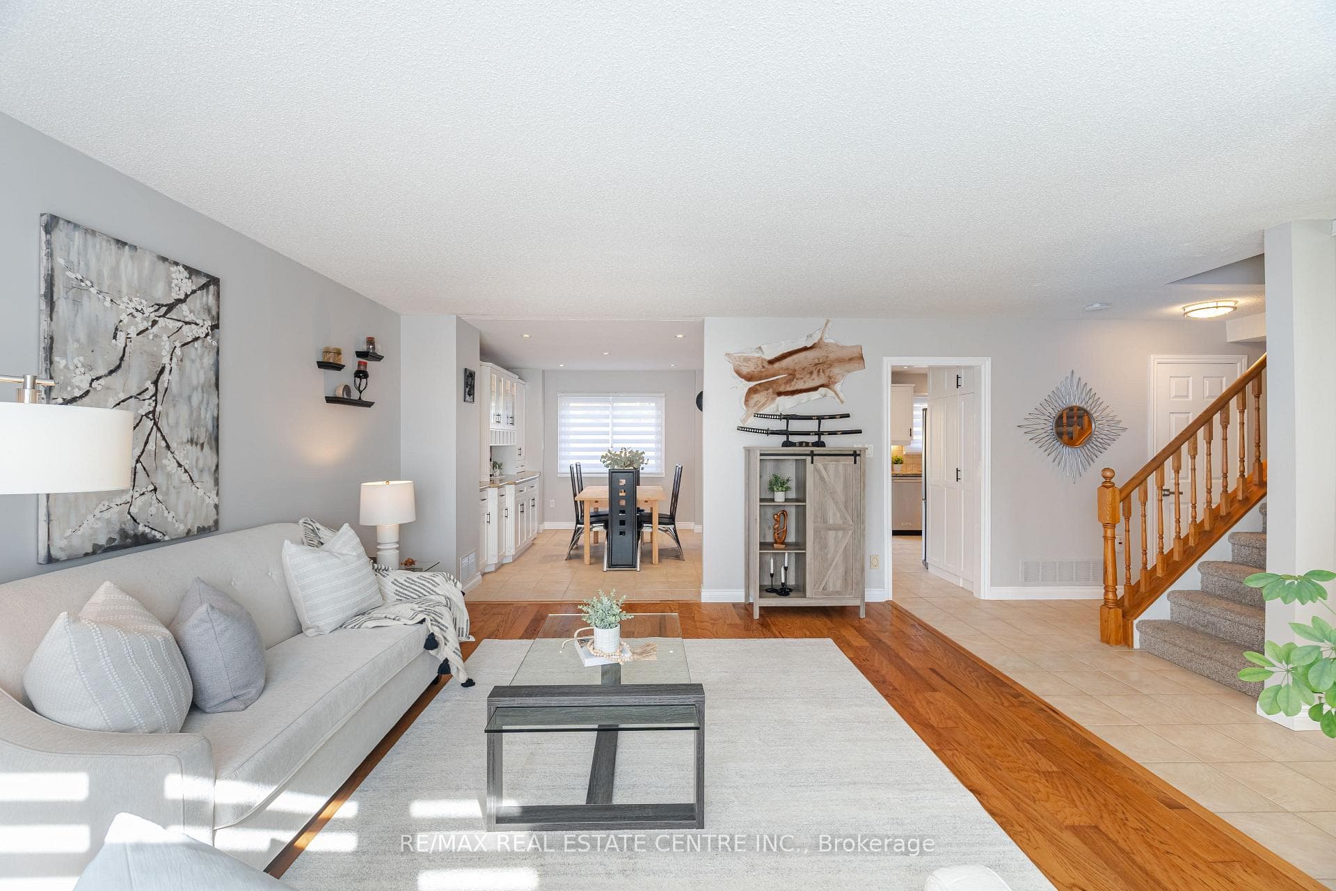 547 Marcellus Avenue photo 8