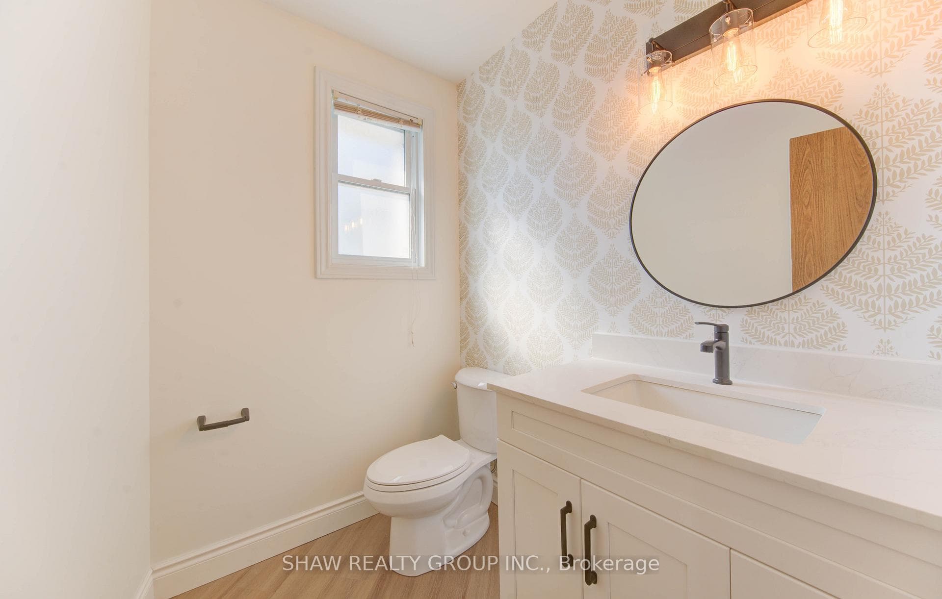 60 Elmsdale Drive photo 29