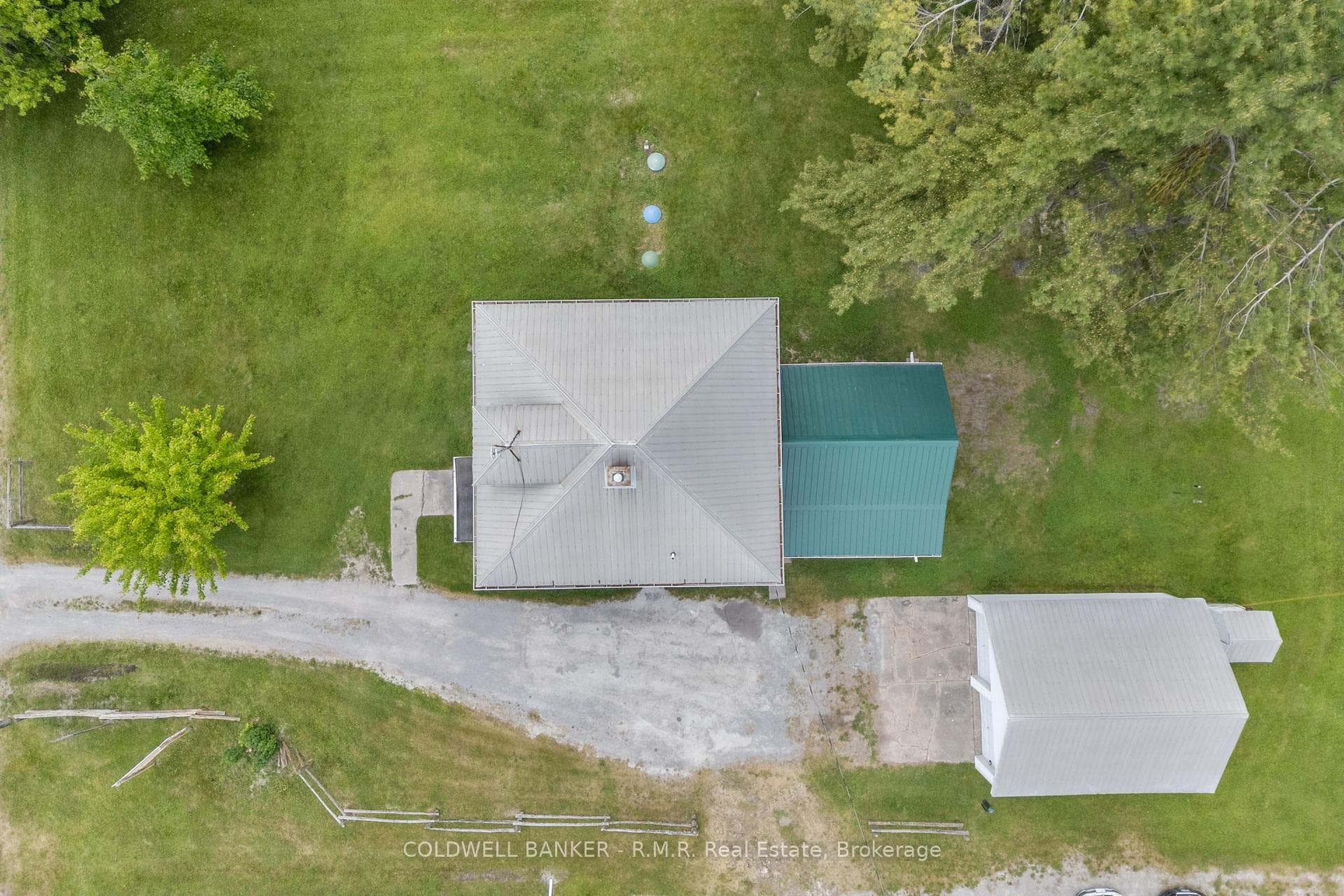 269 Glenarm Road photo 28