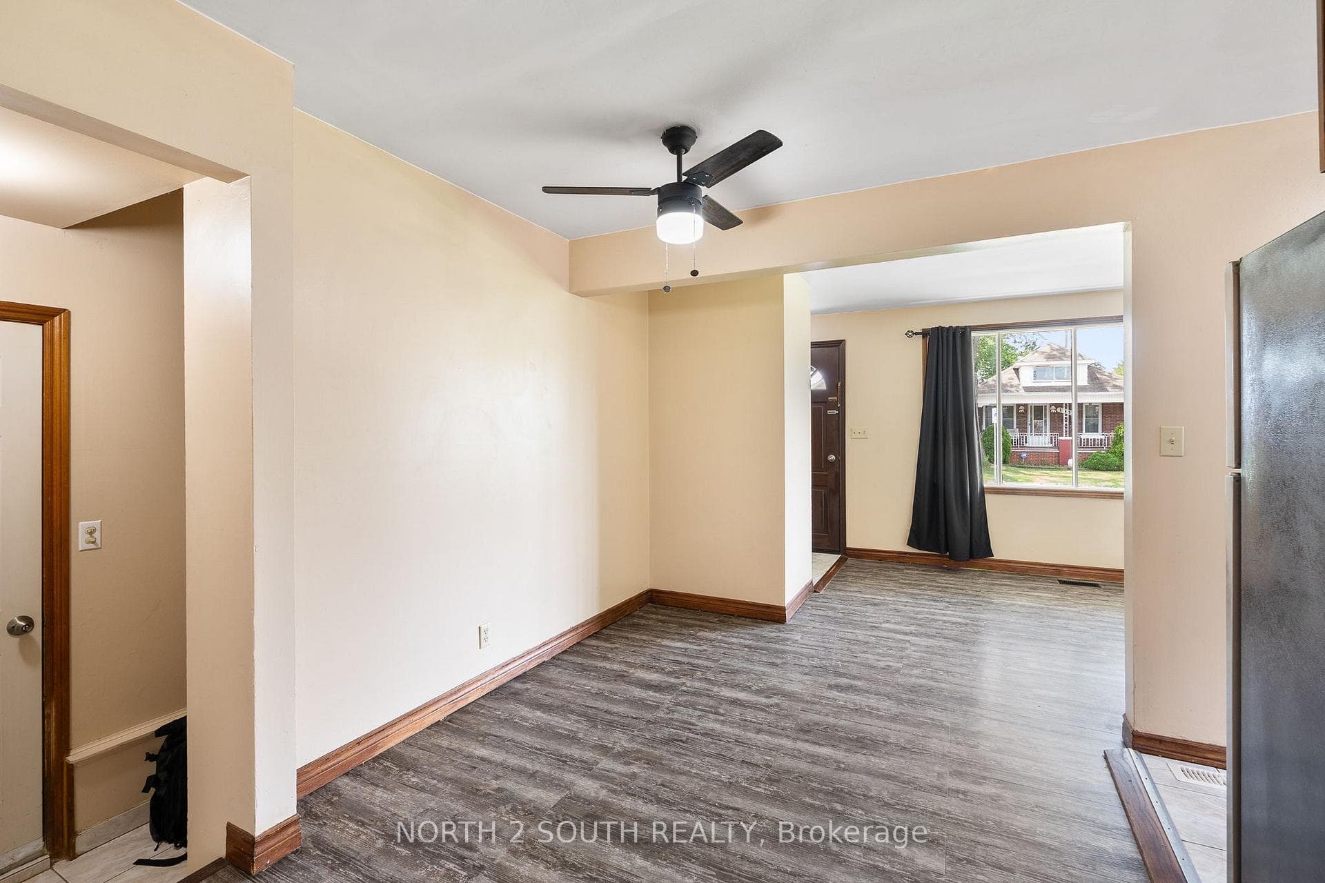 1360 Goyeau Street photo 8