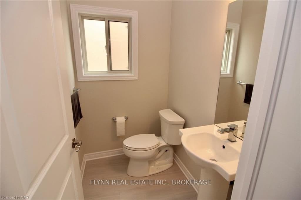 20 SPRING CREST Way photo 4