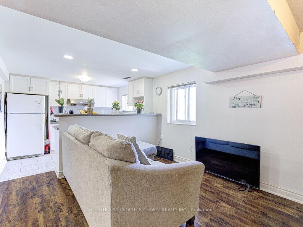 103 Whitchurch Mews photo 37
