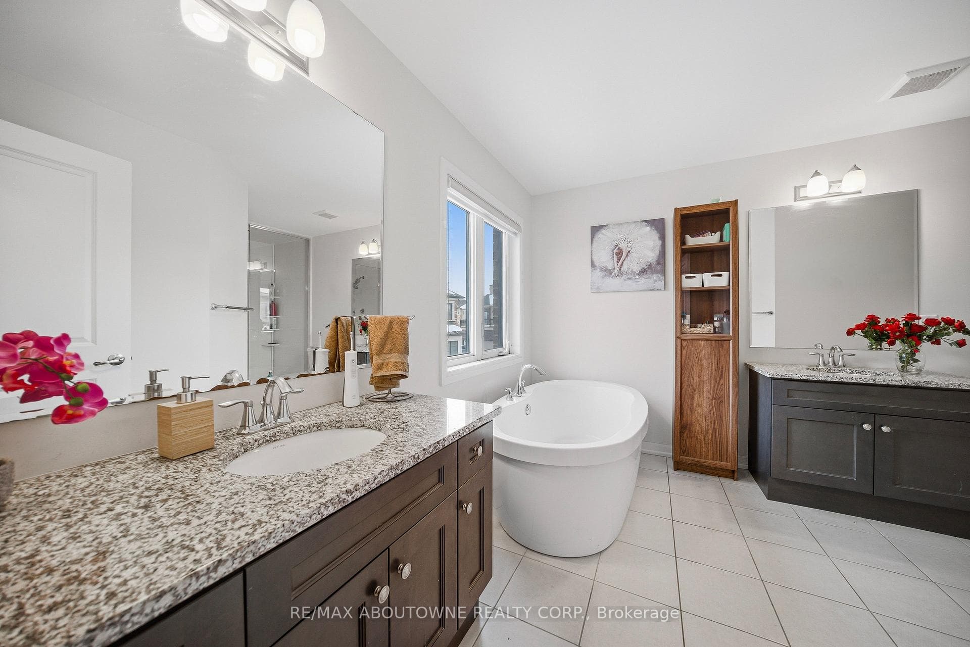 275 Ironside Drive Unit Upper photo 33