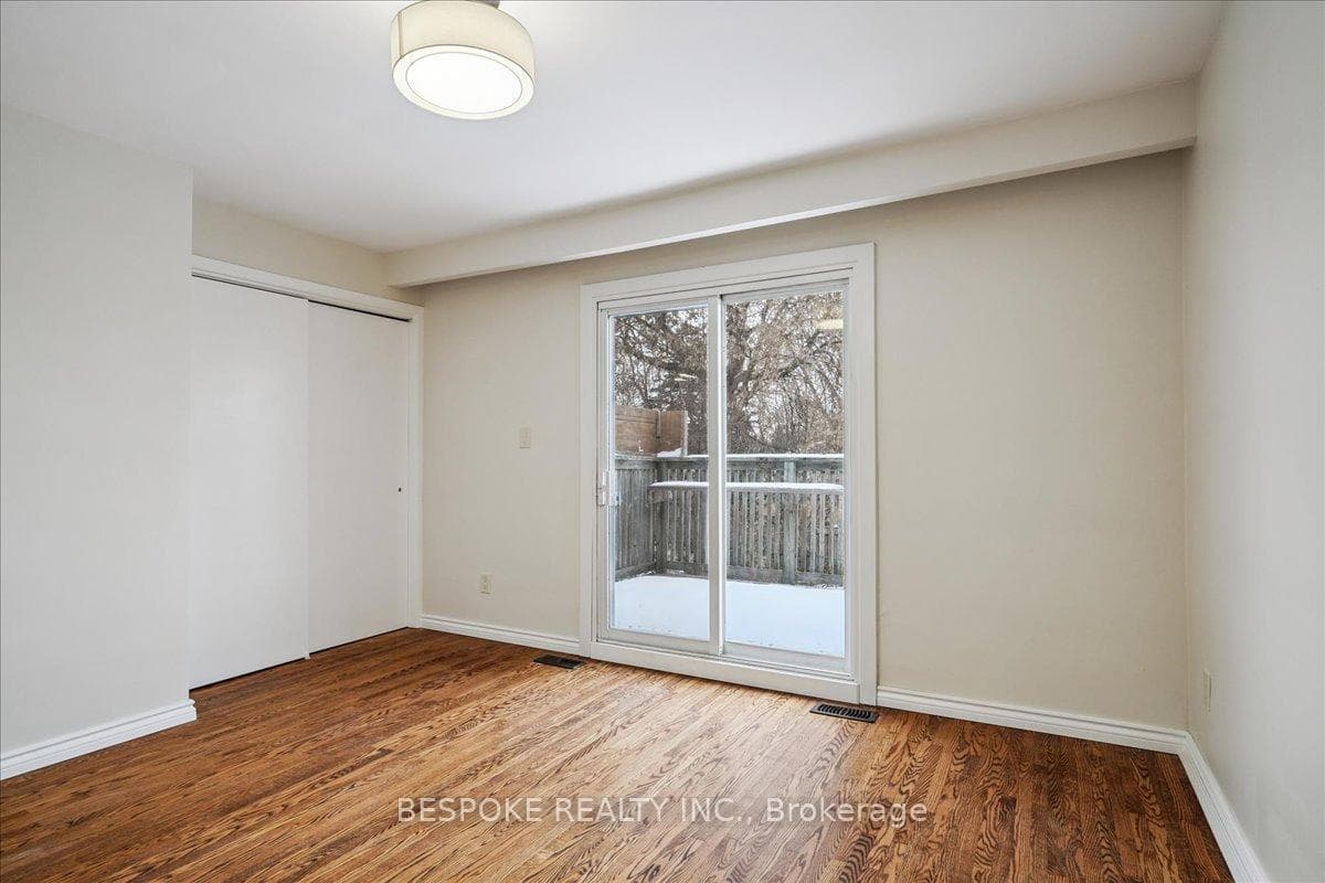 355 Oshawa Boulevard Unit 2nd Floor photo 13