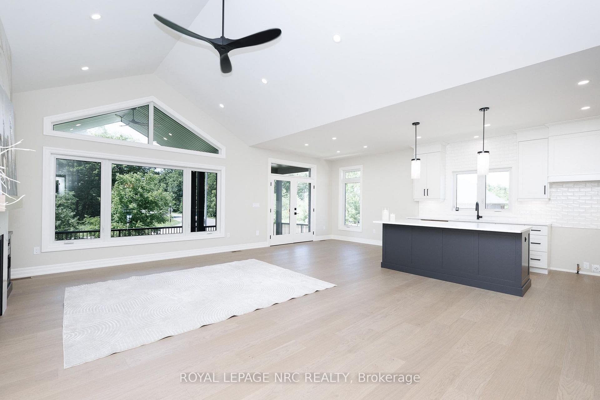 270 Lancaster Drive photo 17