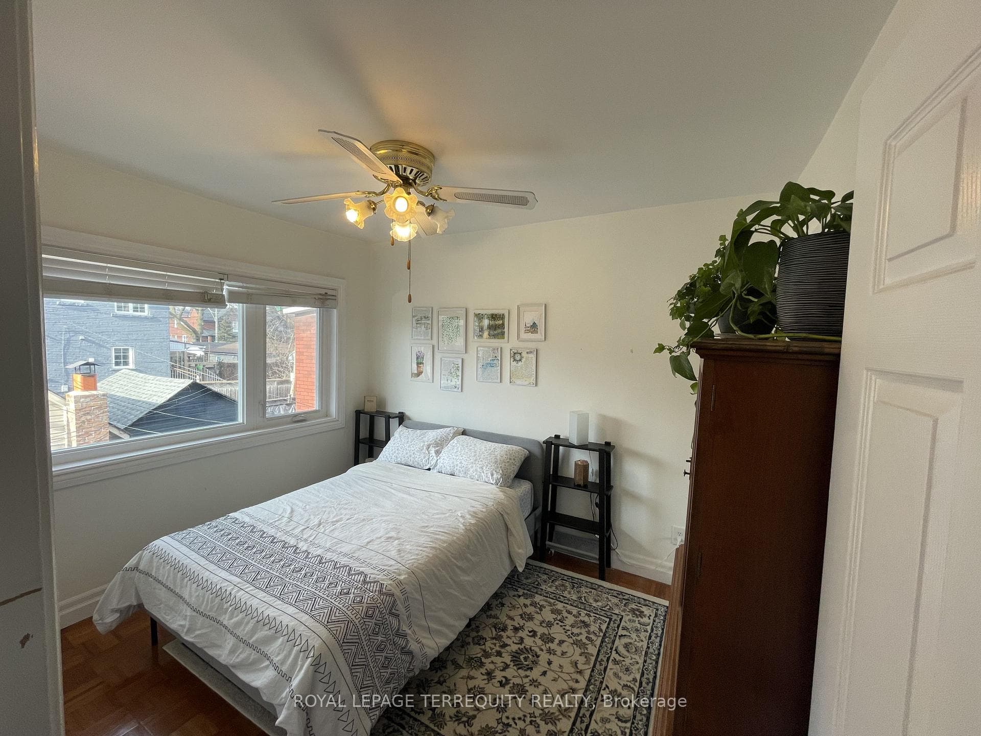 1806 Dufferin Street Unit Upper photo 10