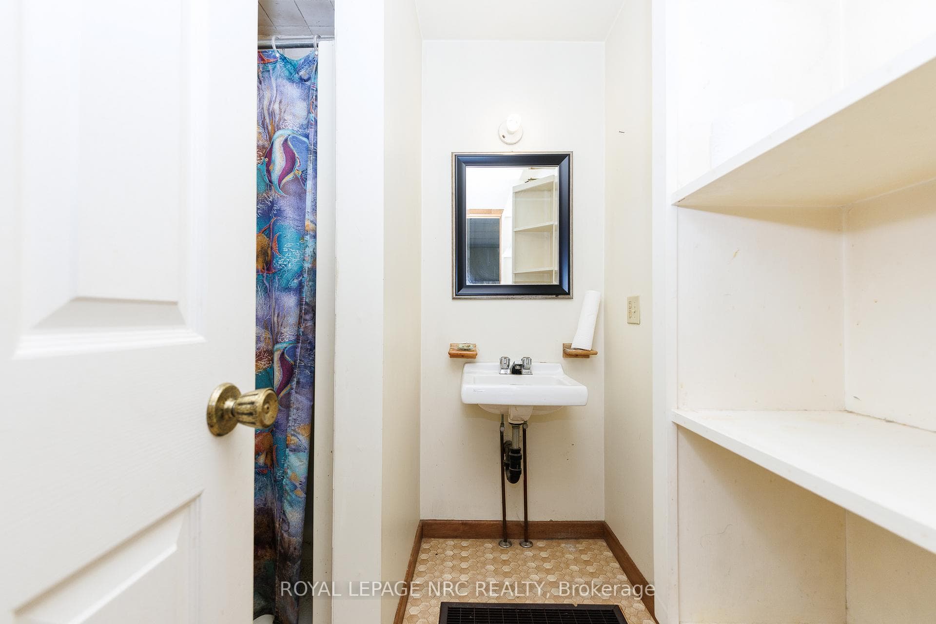 3-piece bathroom (in the laundry room)