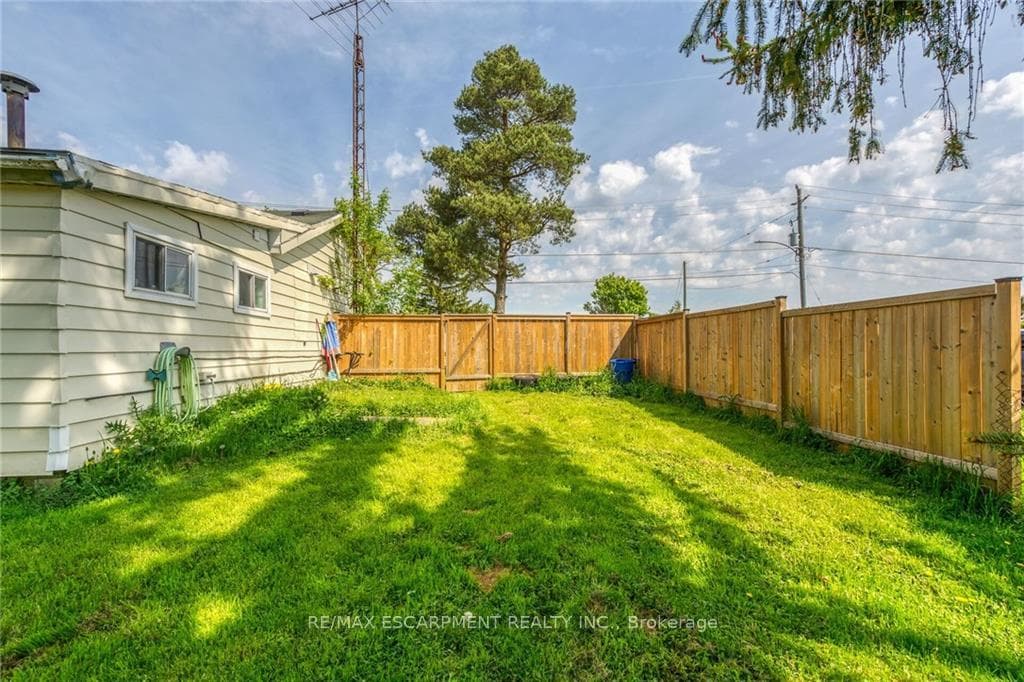 57 Echo Street photo 23