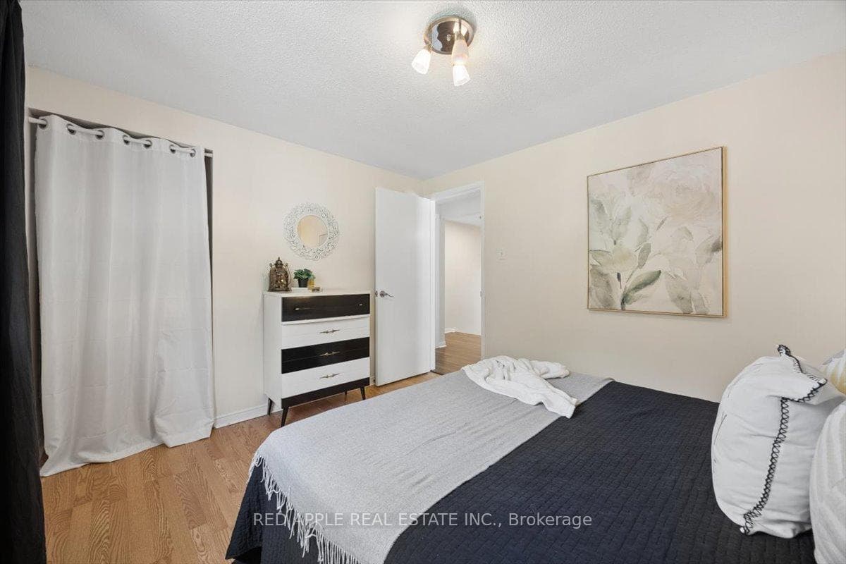 159 Britannia Avenue photo 23