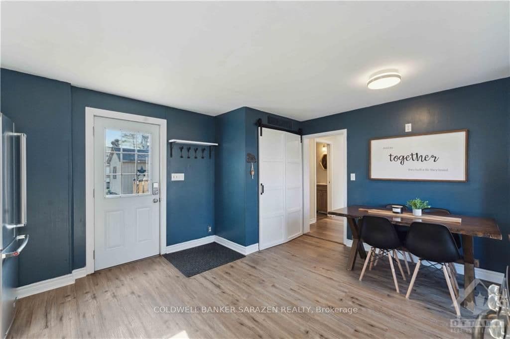3268 YORKS CORNERS Road photo 2