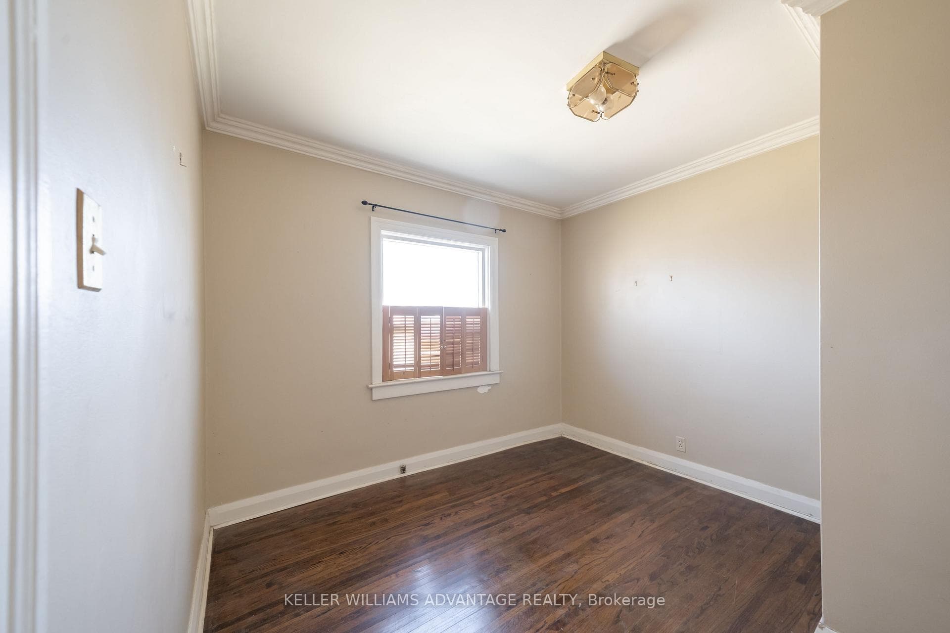 144 Upper Canada Drive photo 9