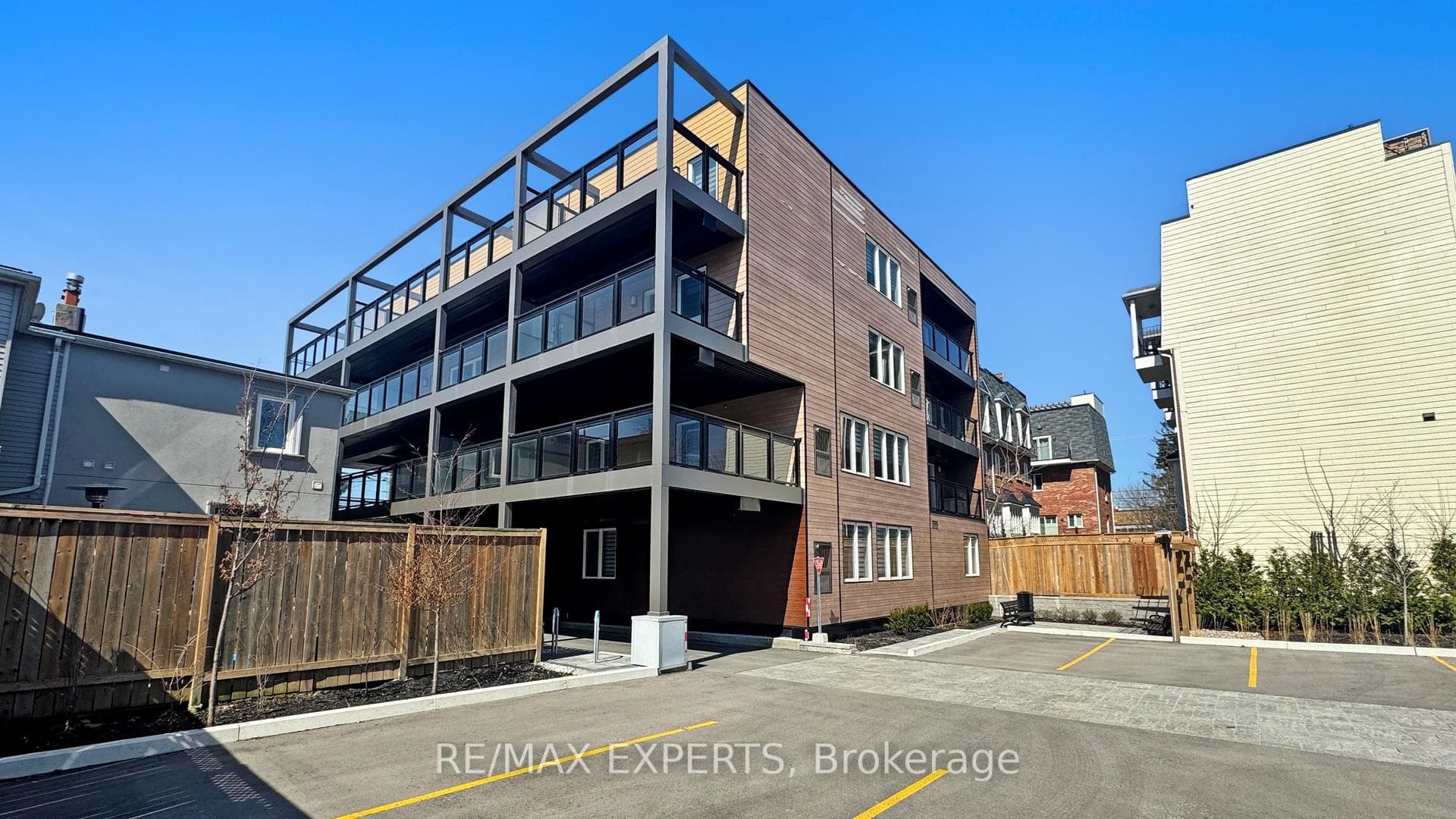 45 Connaught Avenue Unit 102 photo 24