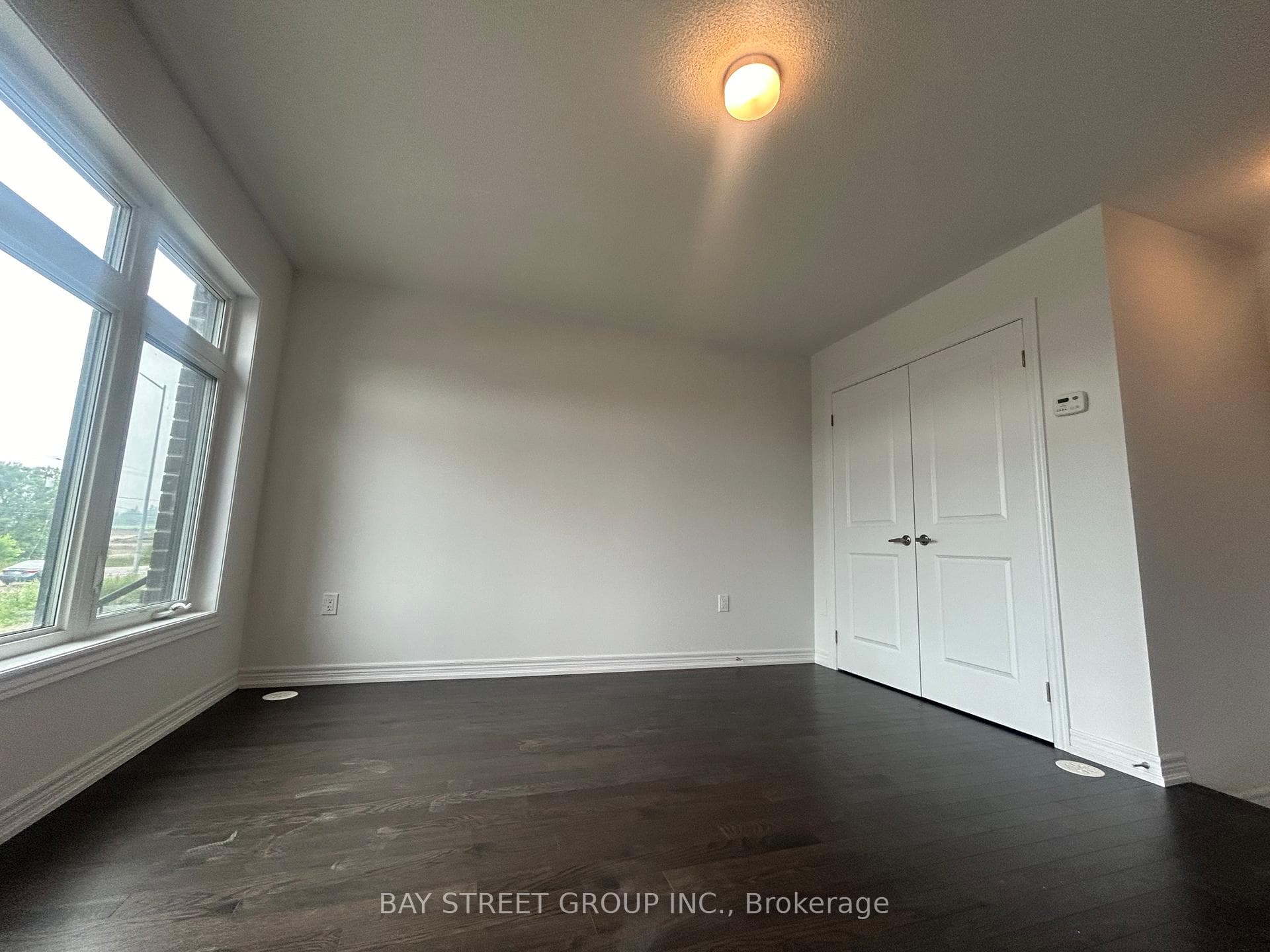 55 Sorbara Way photo 3