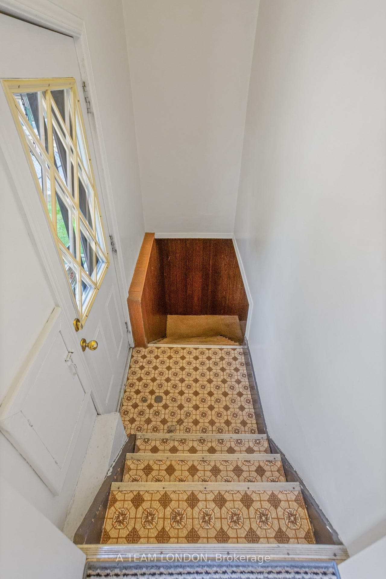 1871 Parkhurst Avenue photo 19
