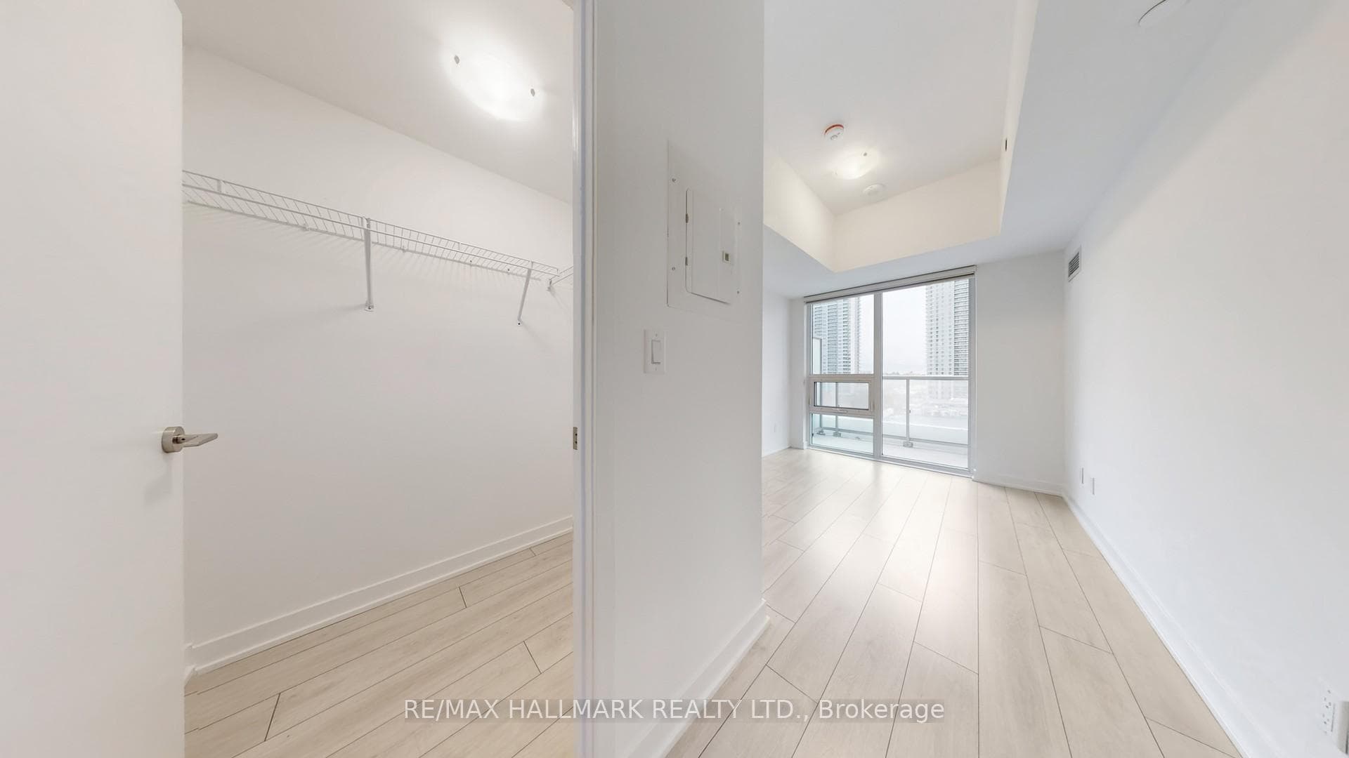 2033 Kennedy Road Unit 720 photo 30