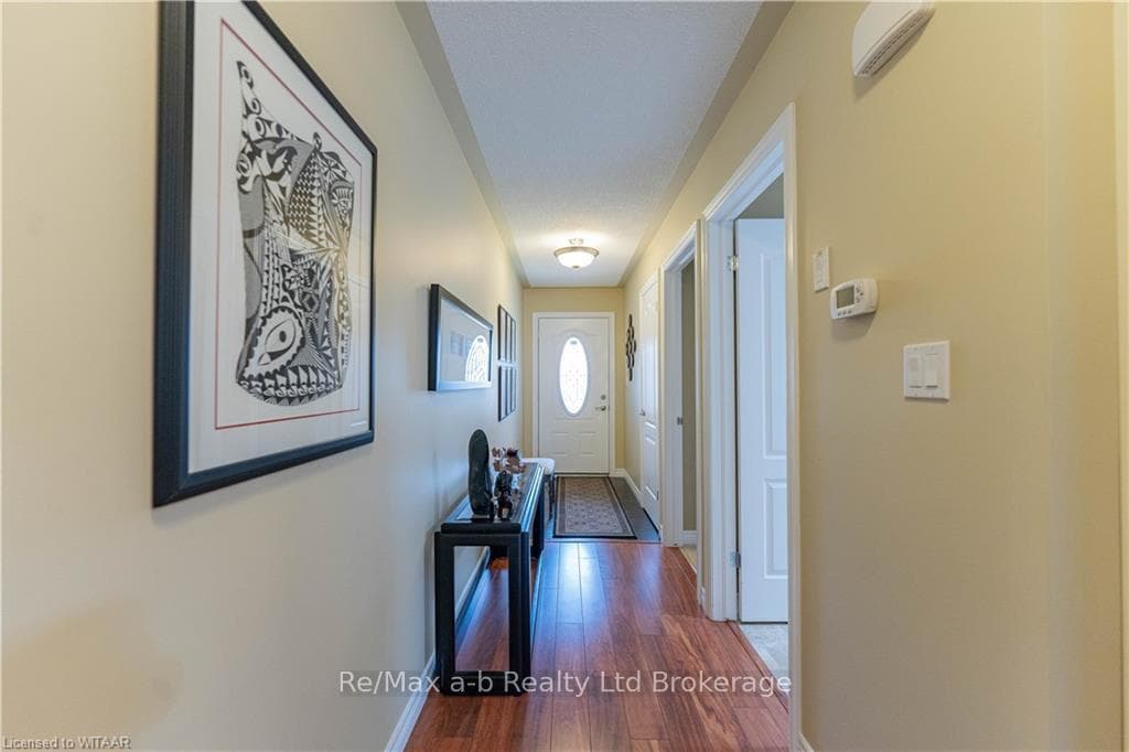 26 JONES Crescent photo 5