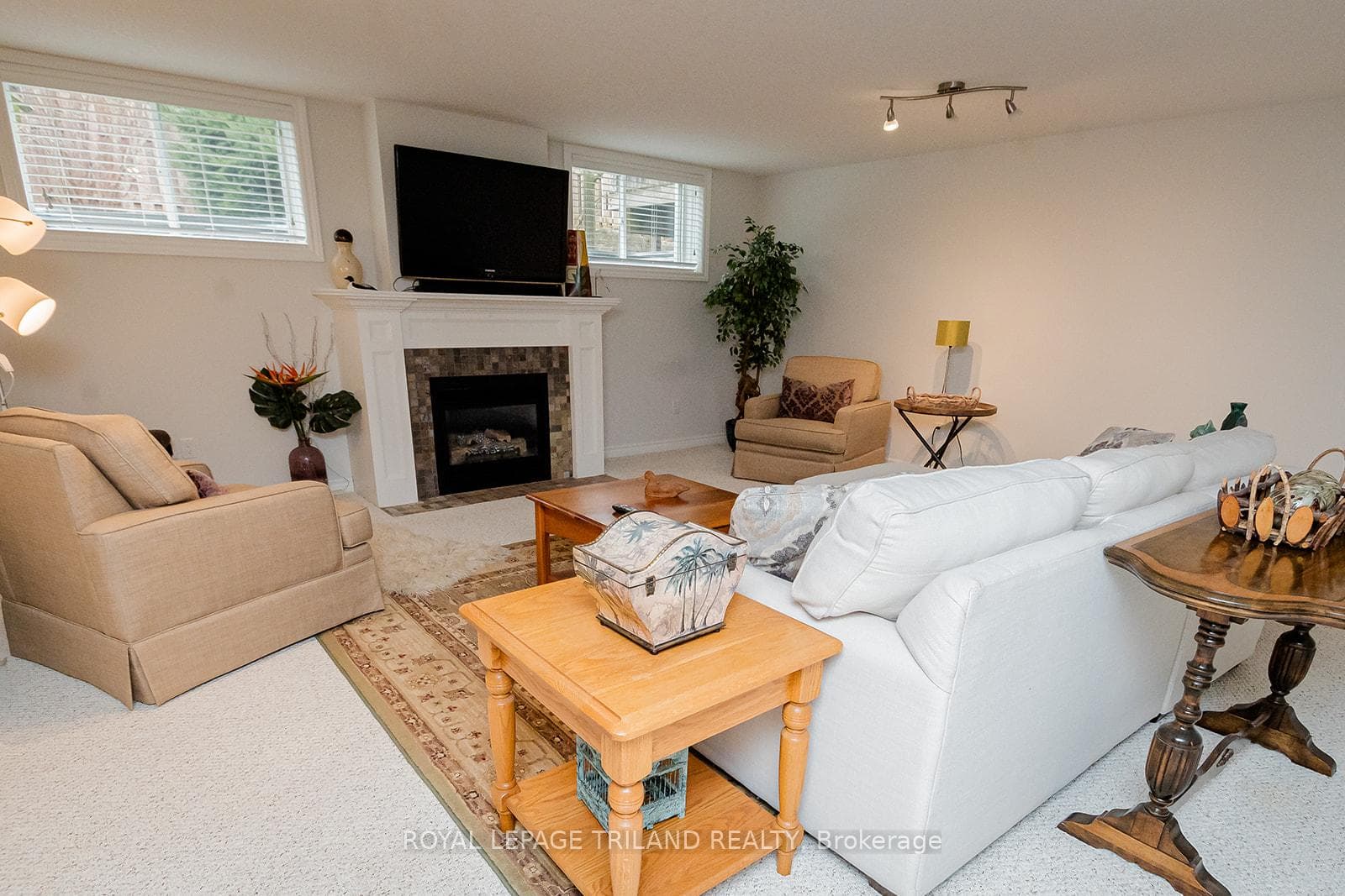 765 KILLARNEY Road Unit 23 photo 34