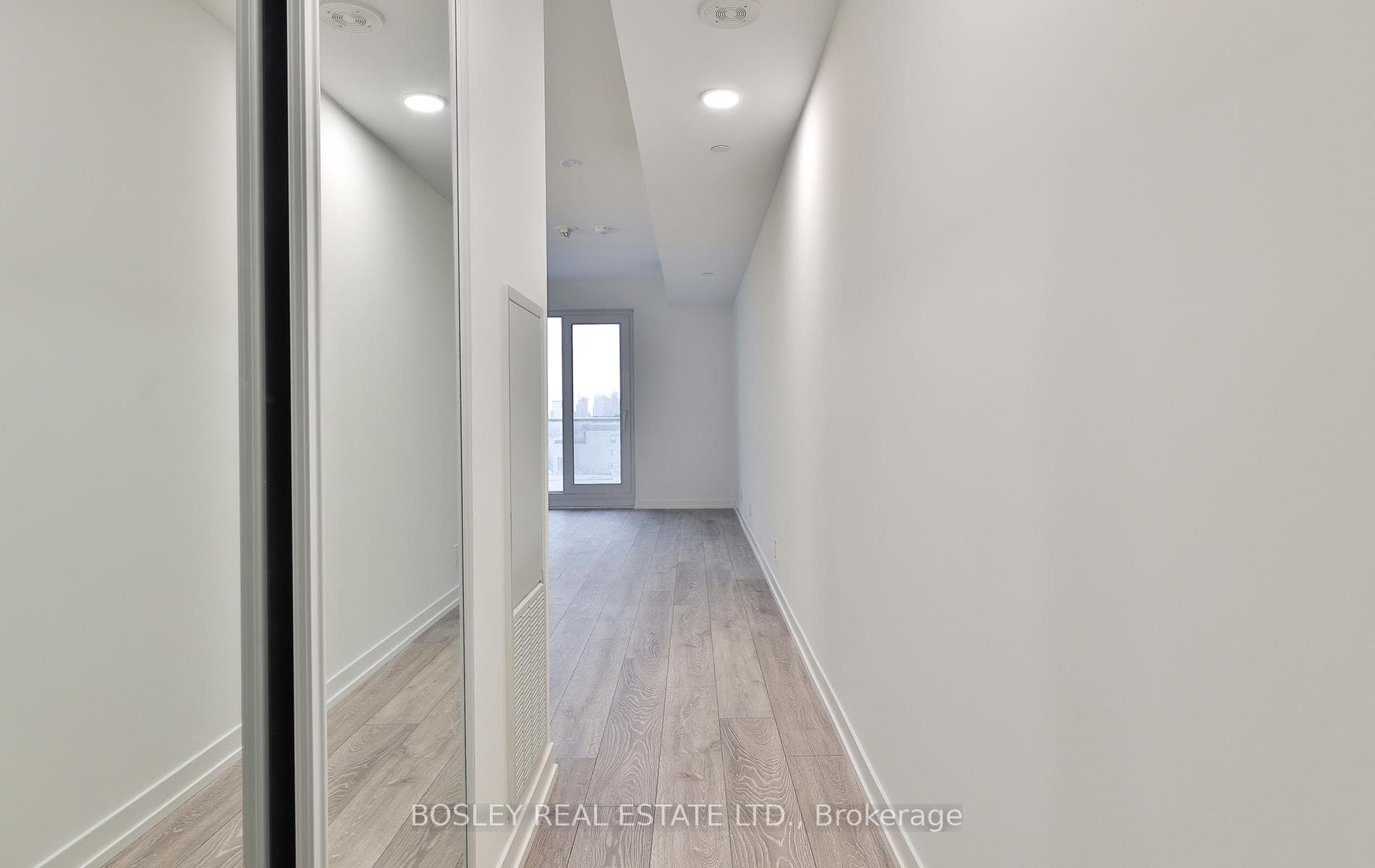 2020 Bathurst Street Unit 1219 photo 3