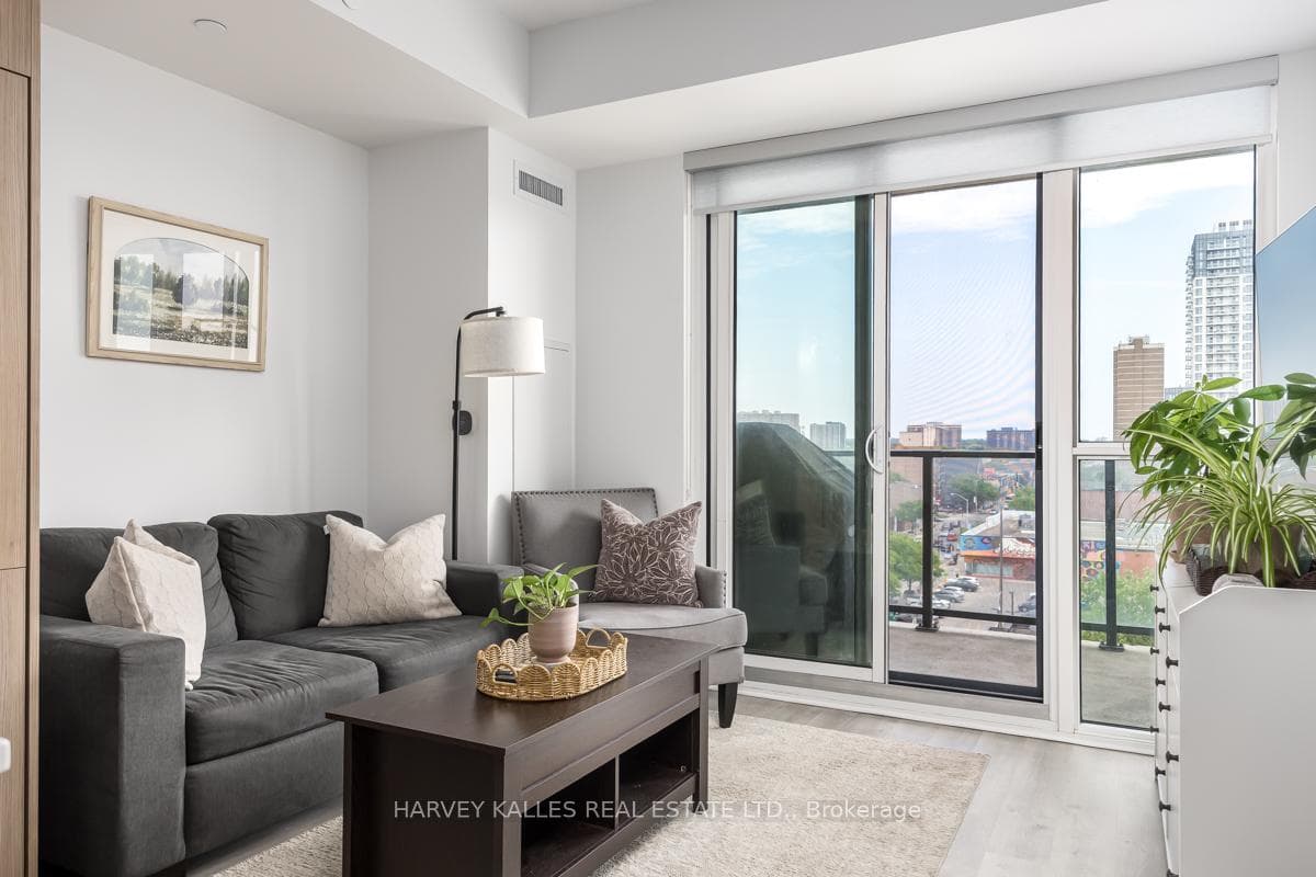 2369 Danforth Avenue Unit 710 photo 11