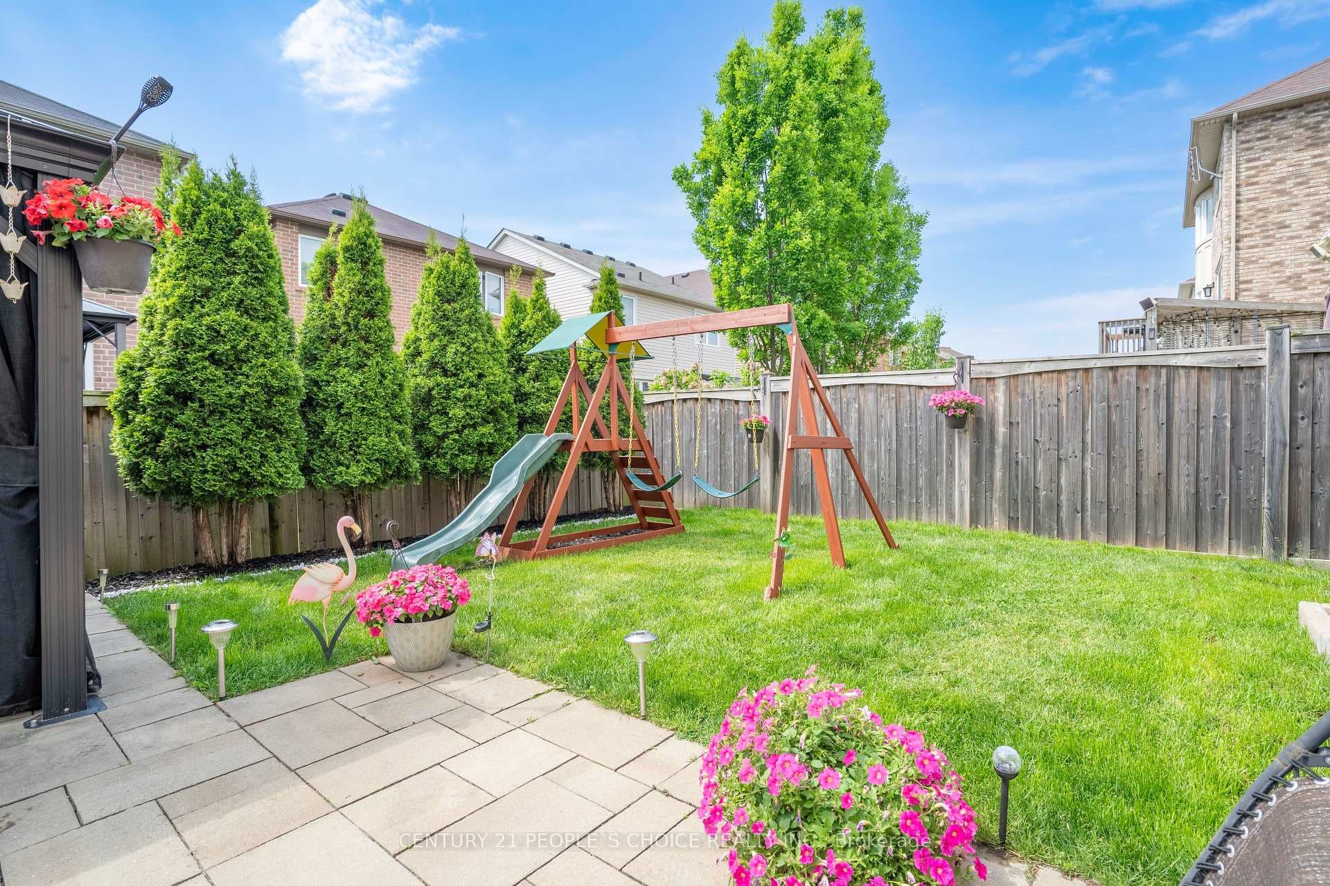 1821 Parkhurst Crescent photo 40