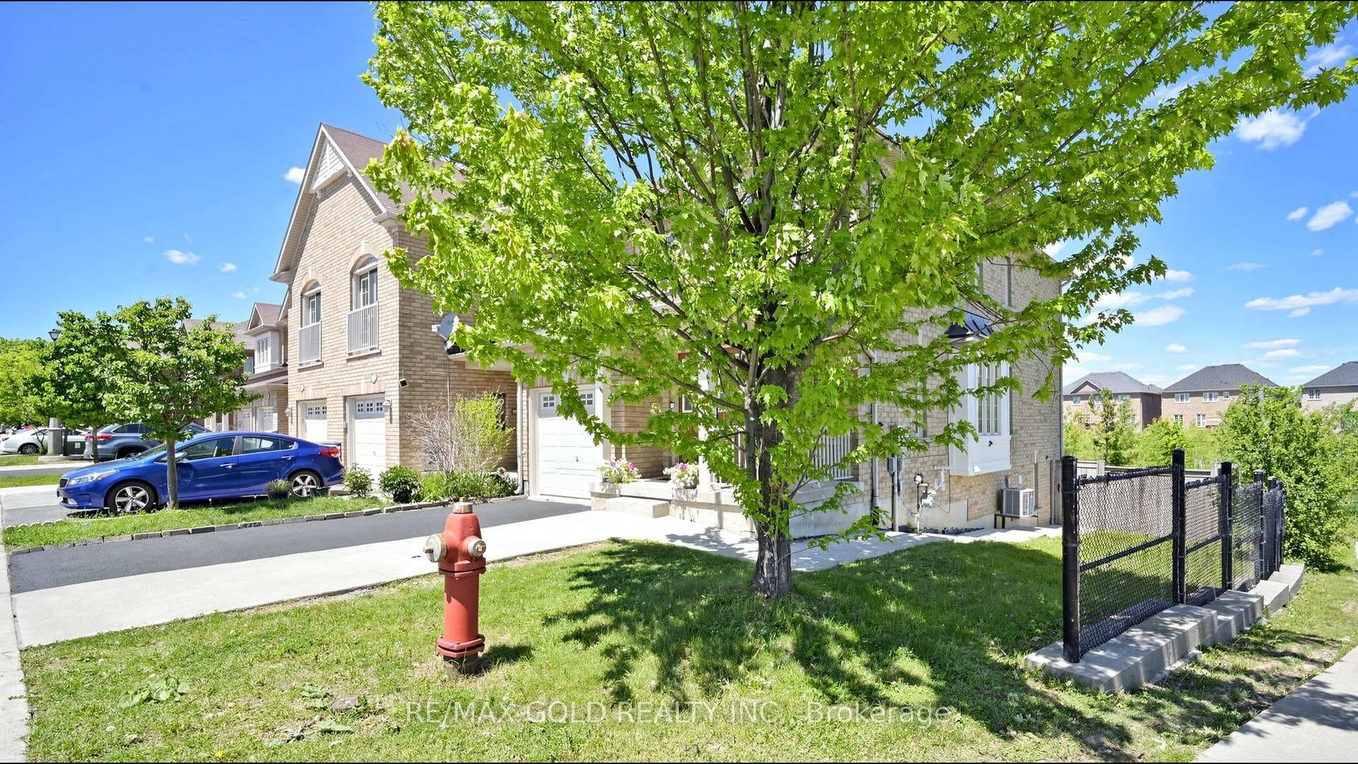 9 Edgewater Court photo 3