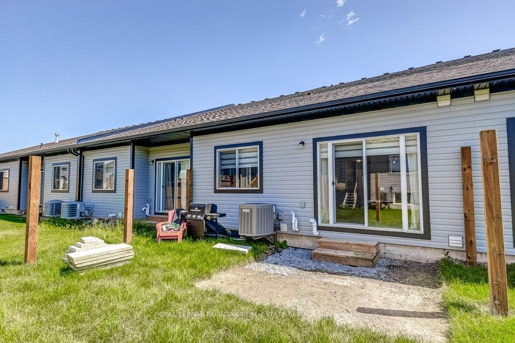 440 Viking Street photo 26