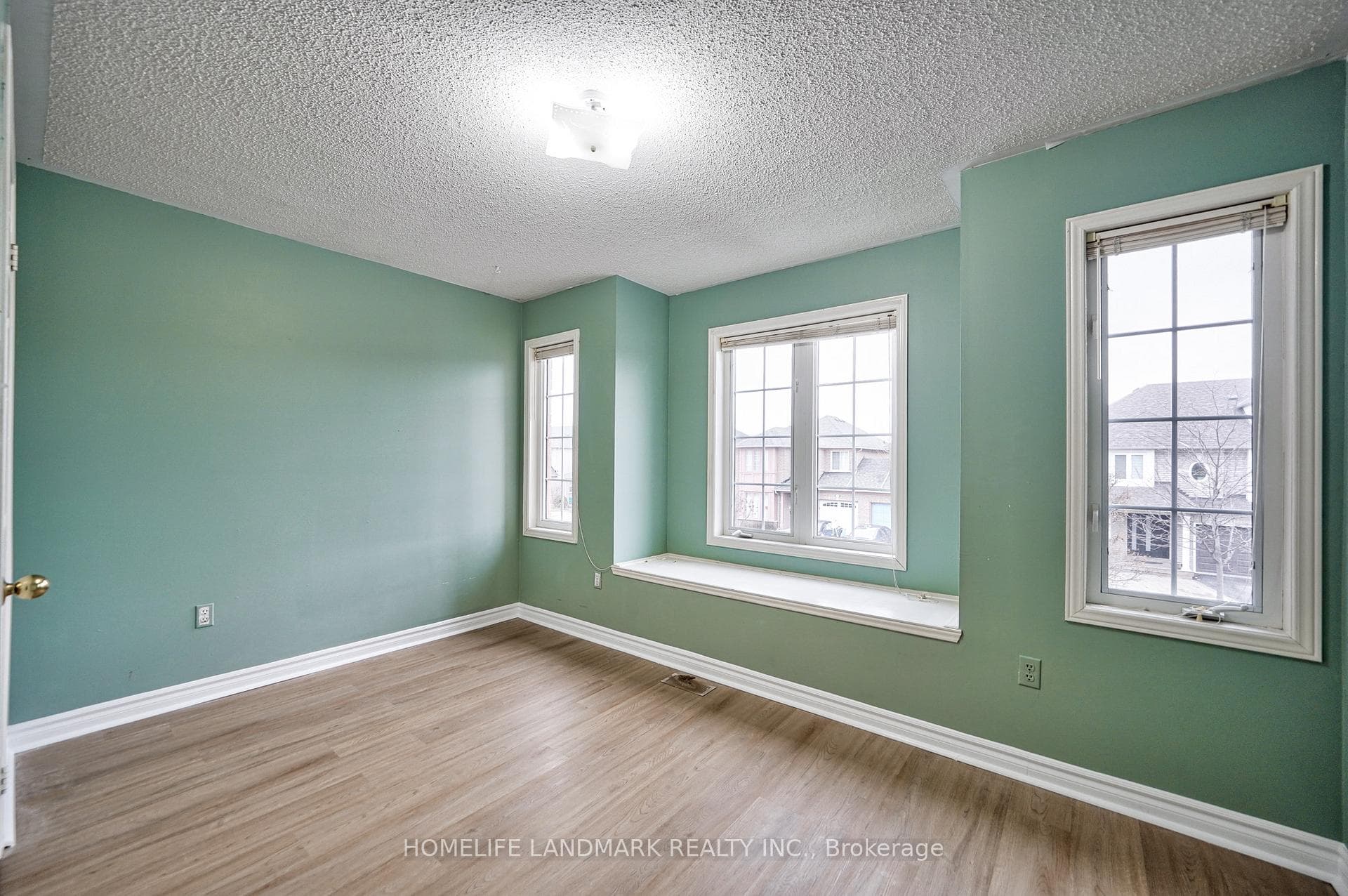 71 Grasslands Avenue photo 15