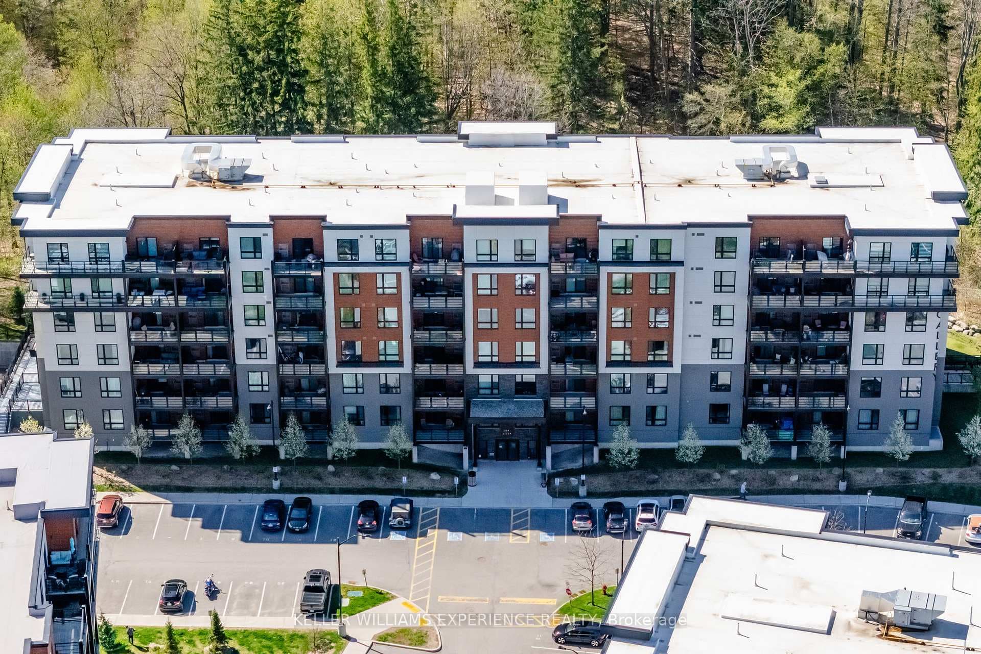 304 Essa Road Unit 301 photo 3