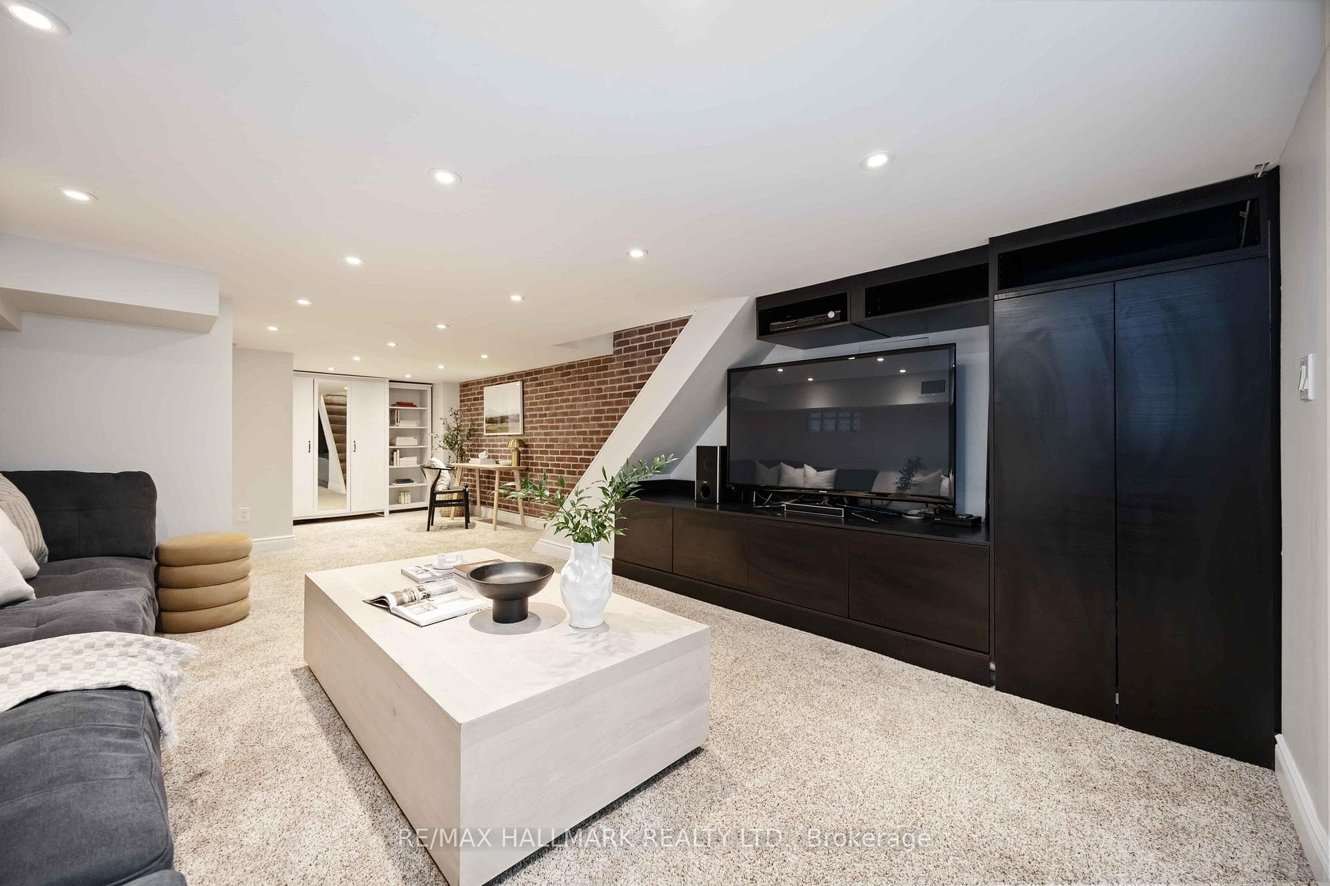 133 Glenmore Road photo 29