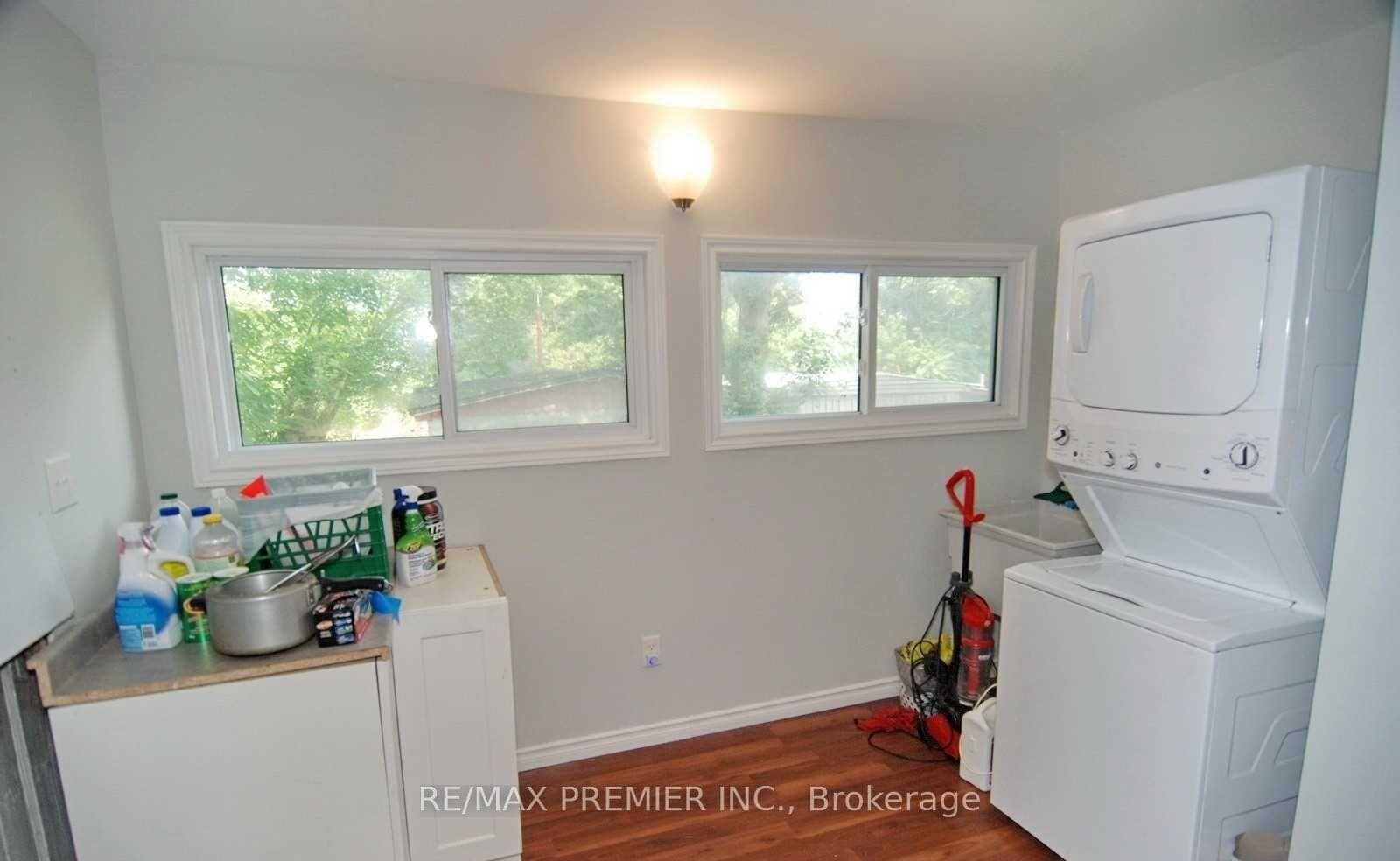 3588 Sandwich Street photo 4