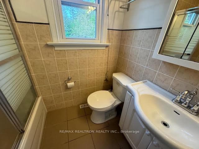105 Baker Avenue photo 23