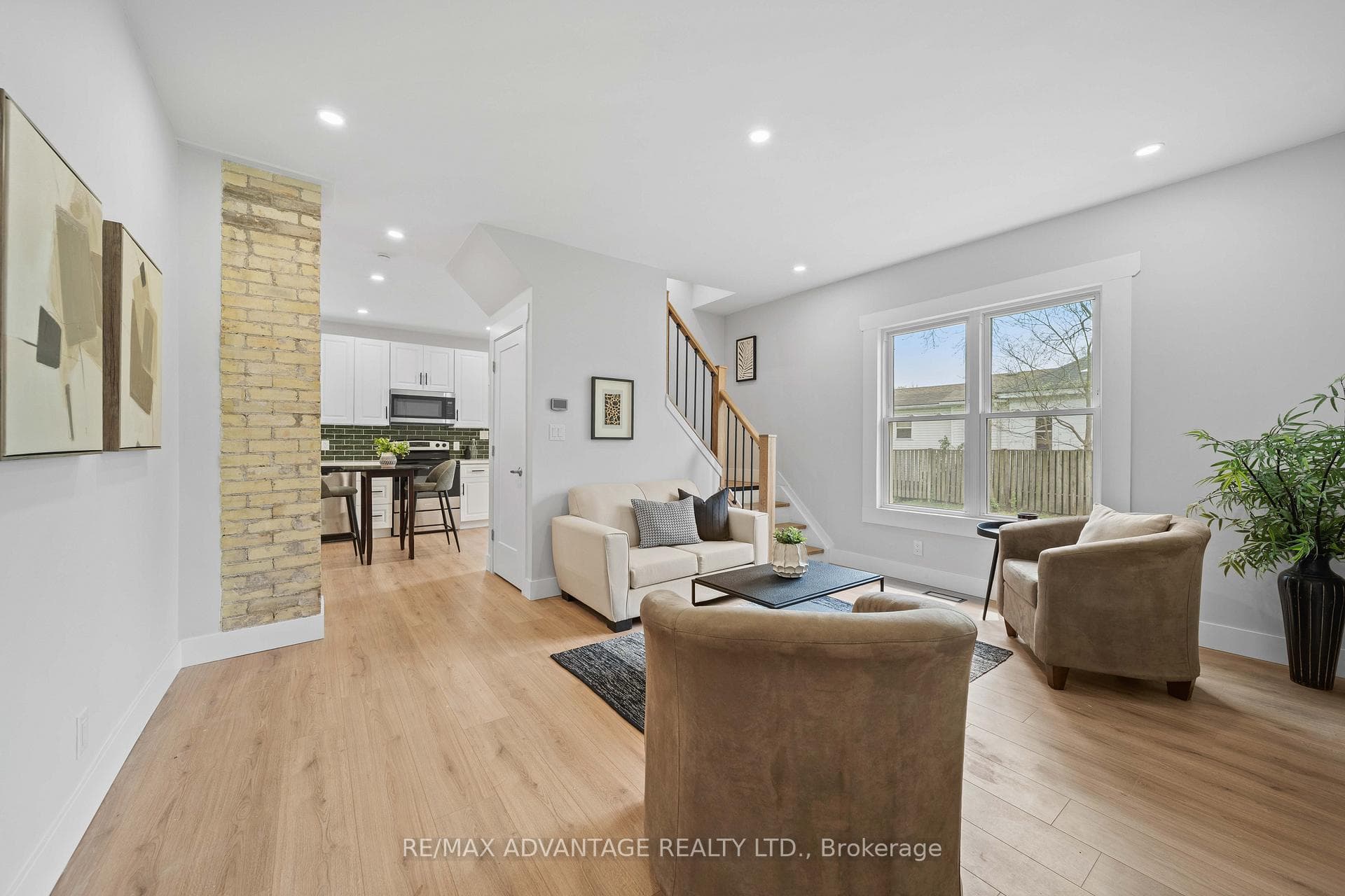 209 Victoria Street photo 5