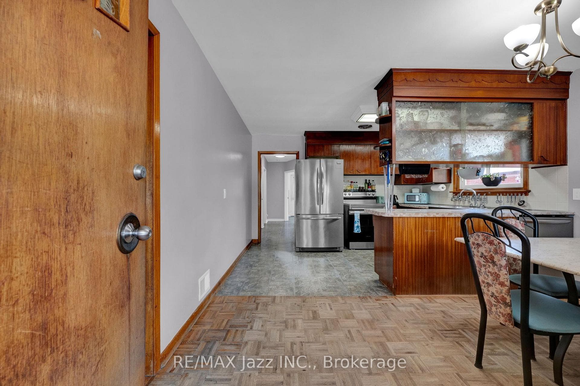 217 Annis Street photo 2