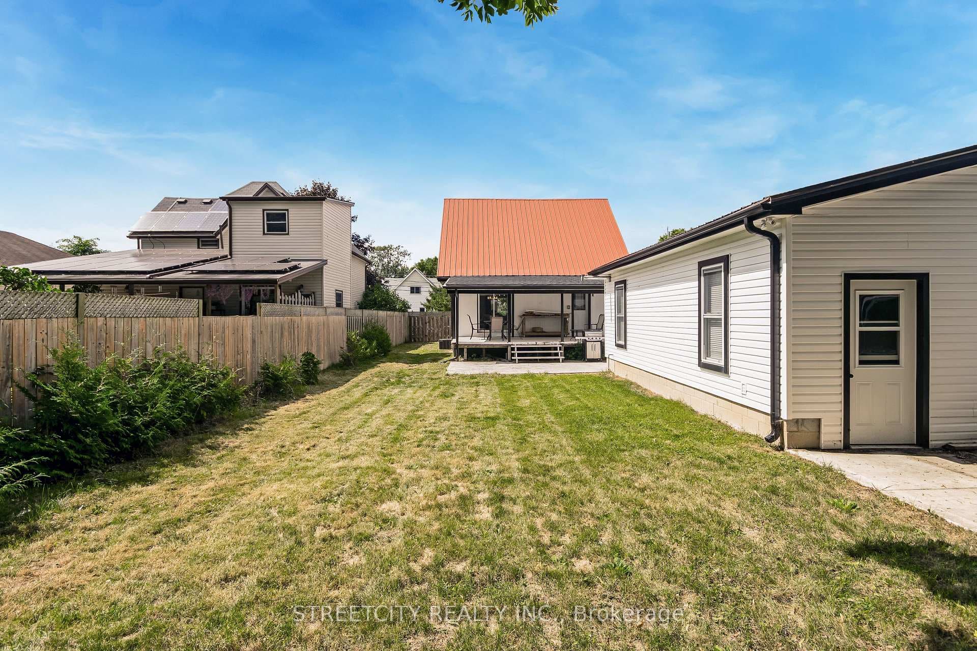 81 HIAWATHA Street photo 21