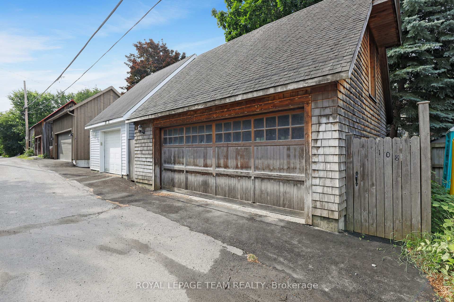 108 Stanley Avenue photo 48