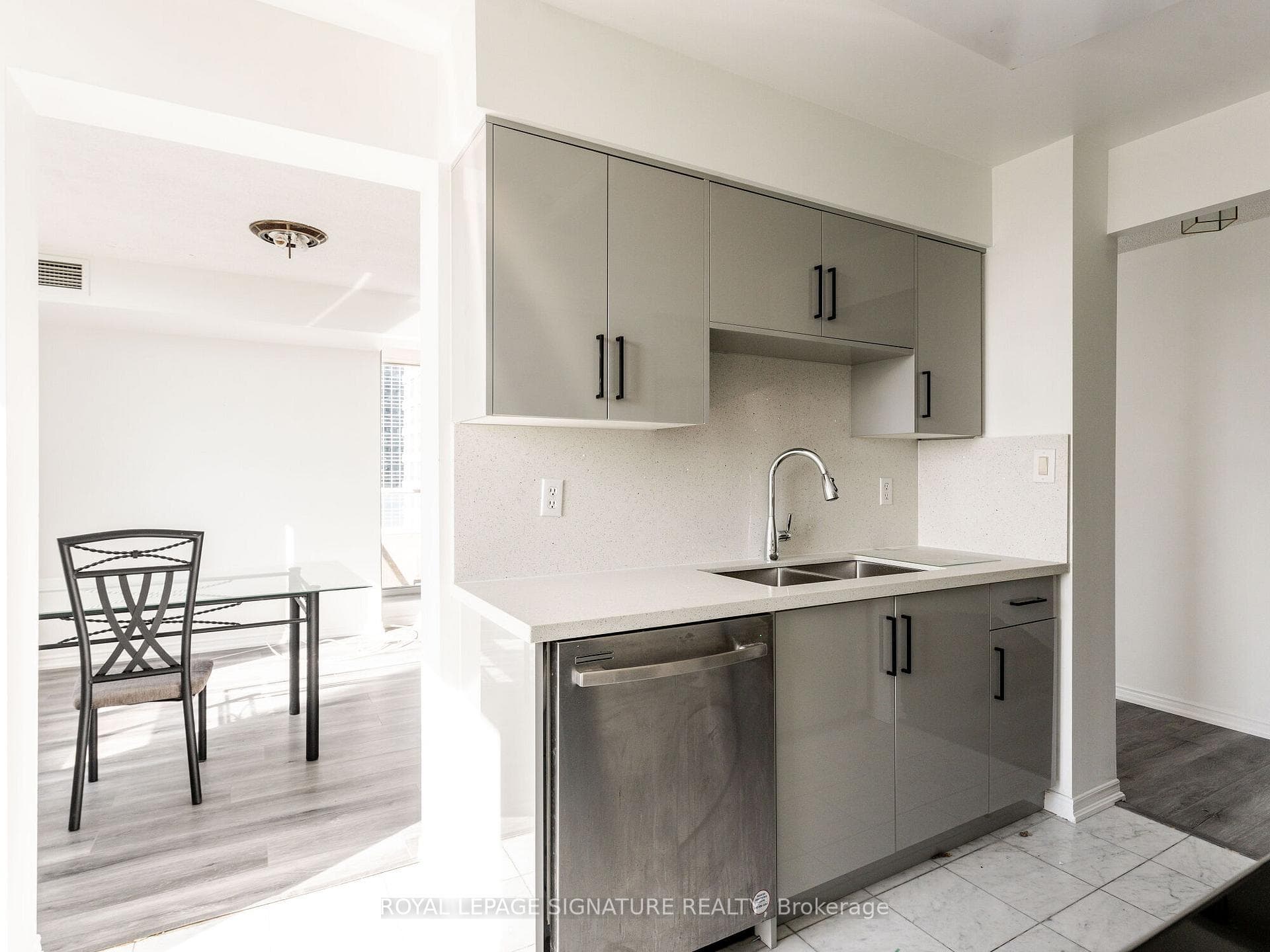 35 Empress Avenue Unit 1707 photo 18