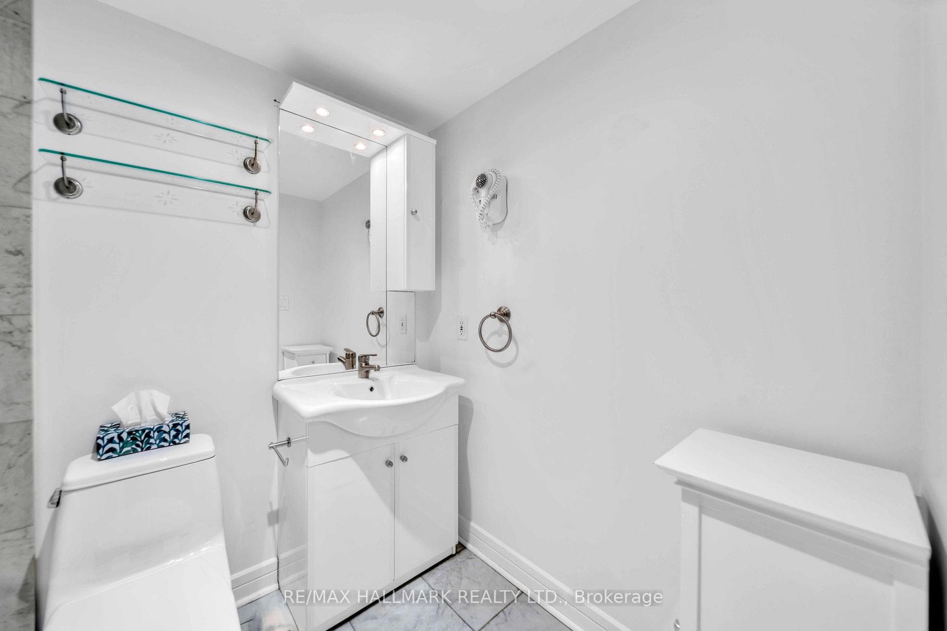16 Harrison Garden Boulevard Unit 1809 photo 10