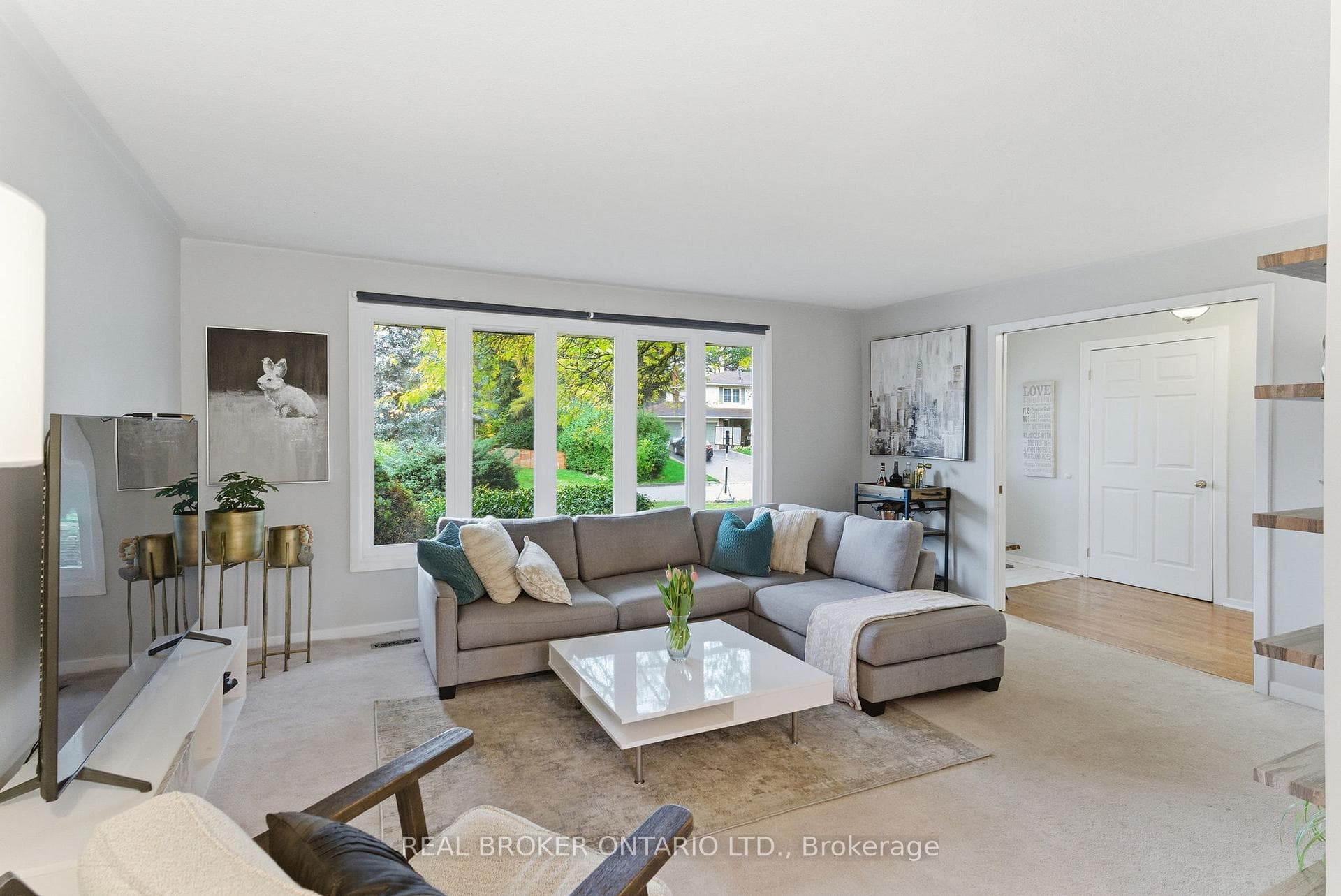 423 Donnybrook Road photo 4