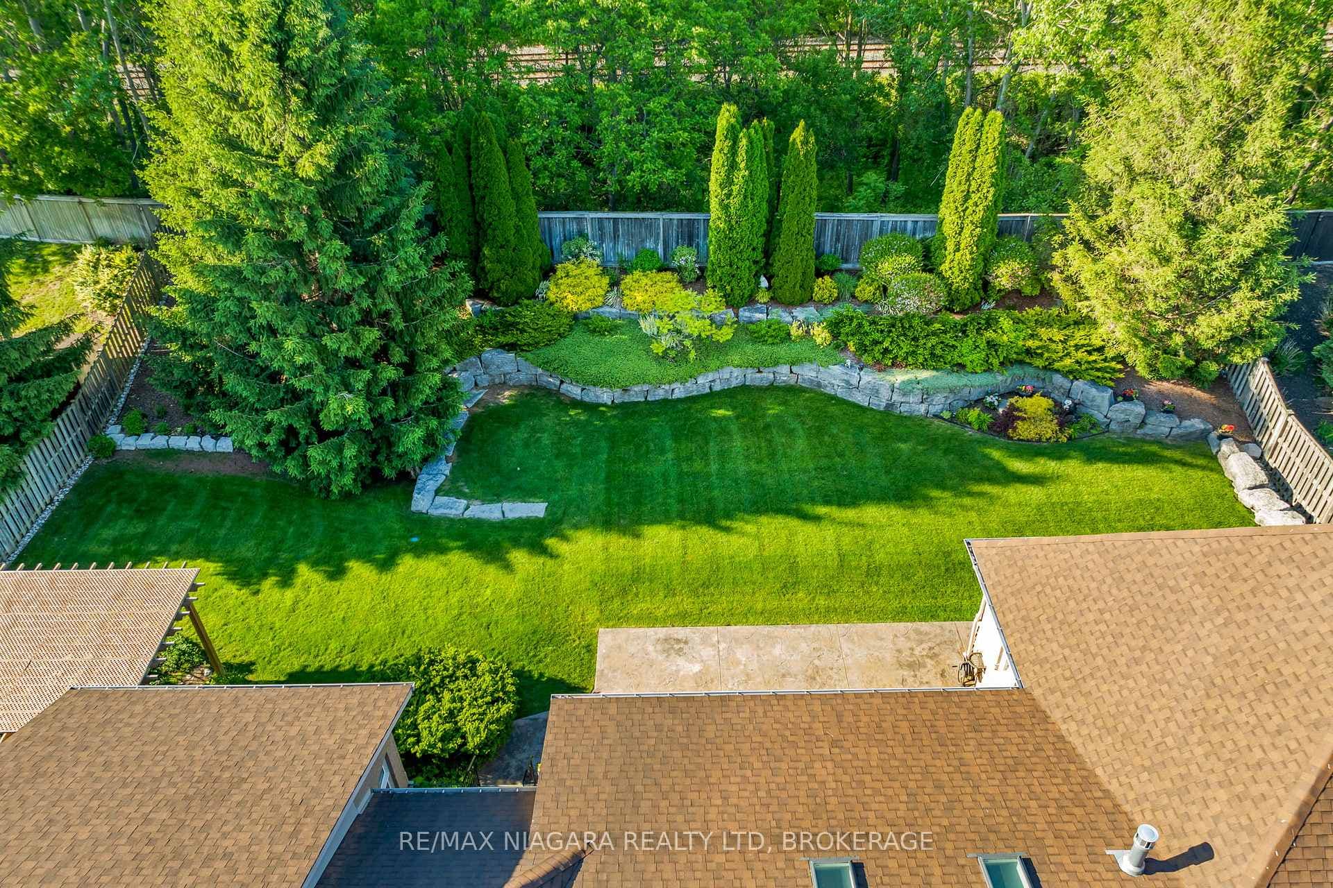 6775 Domenic Crescent photo 7