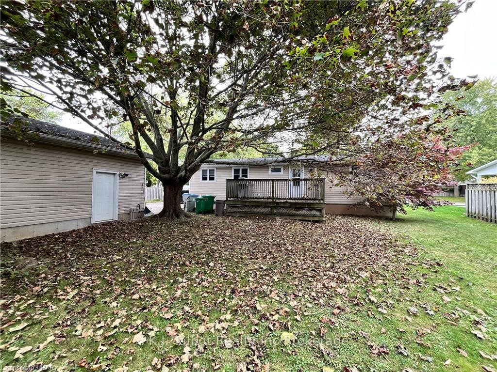 342 COMOX Crescent photo 29