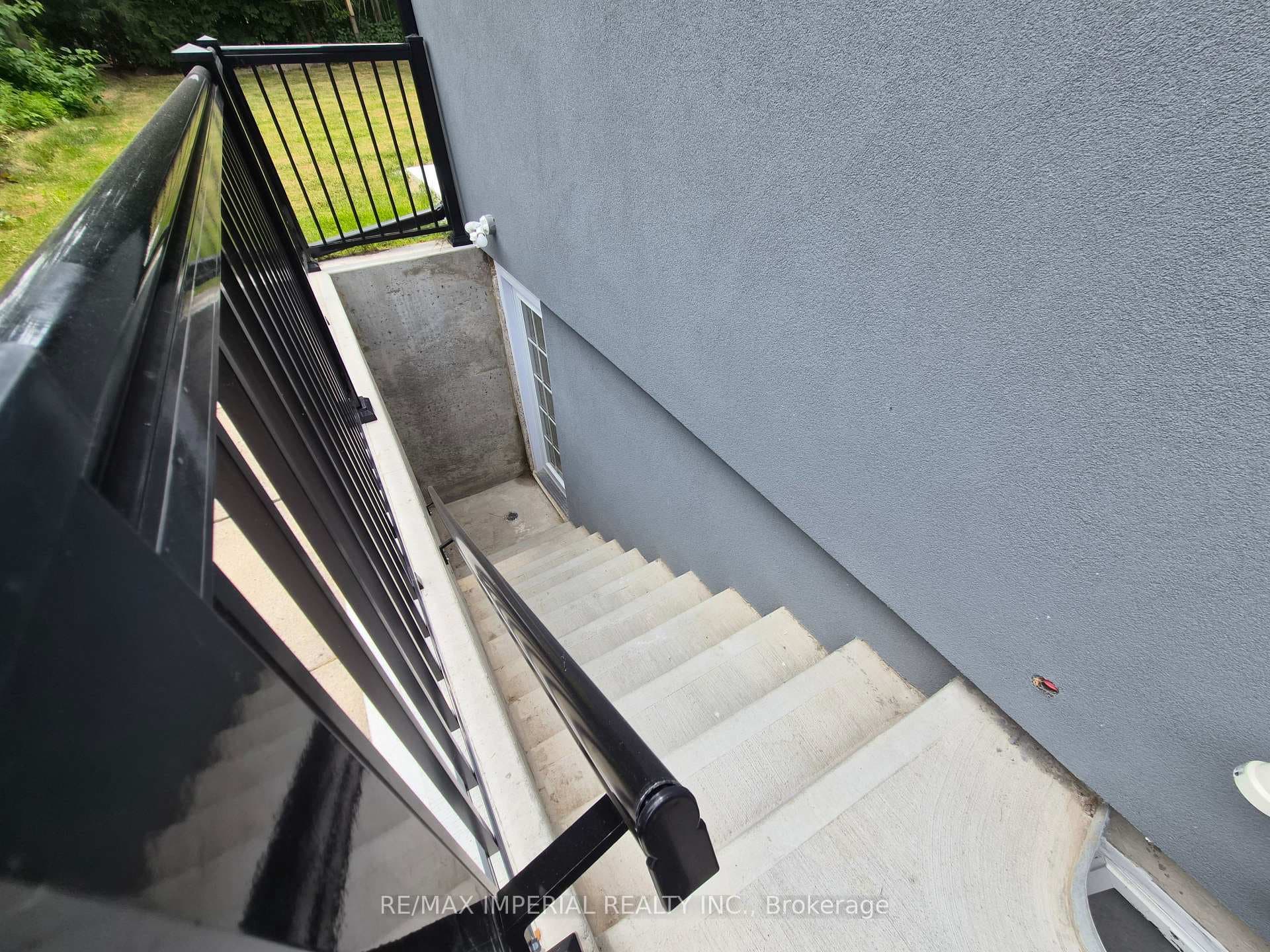 191 Avenue Road photo 5