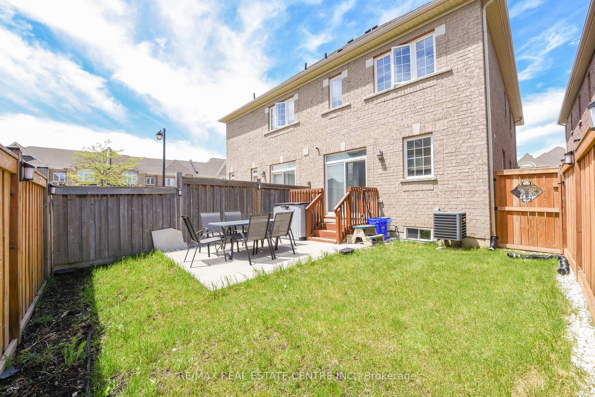682 Megson Terrace photo 32